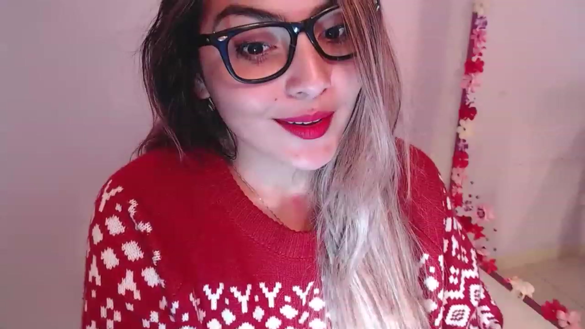 Gallery image thumbnail from CARMENVILLA1's myfreecams stream on, 12/02/2022, 07:25 image 16 of 20