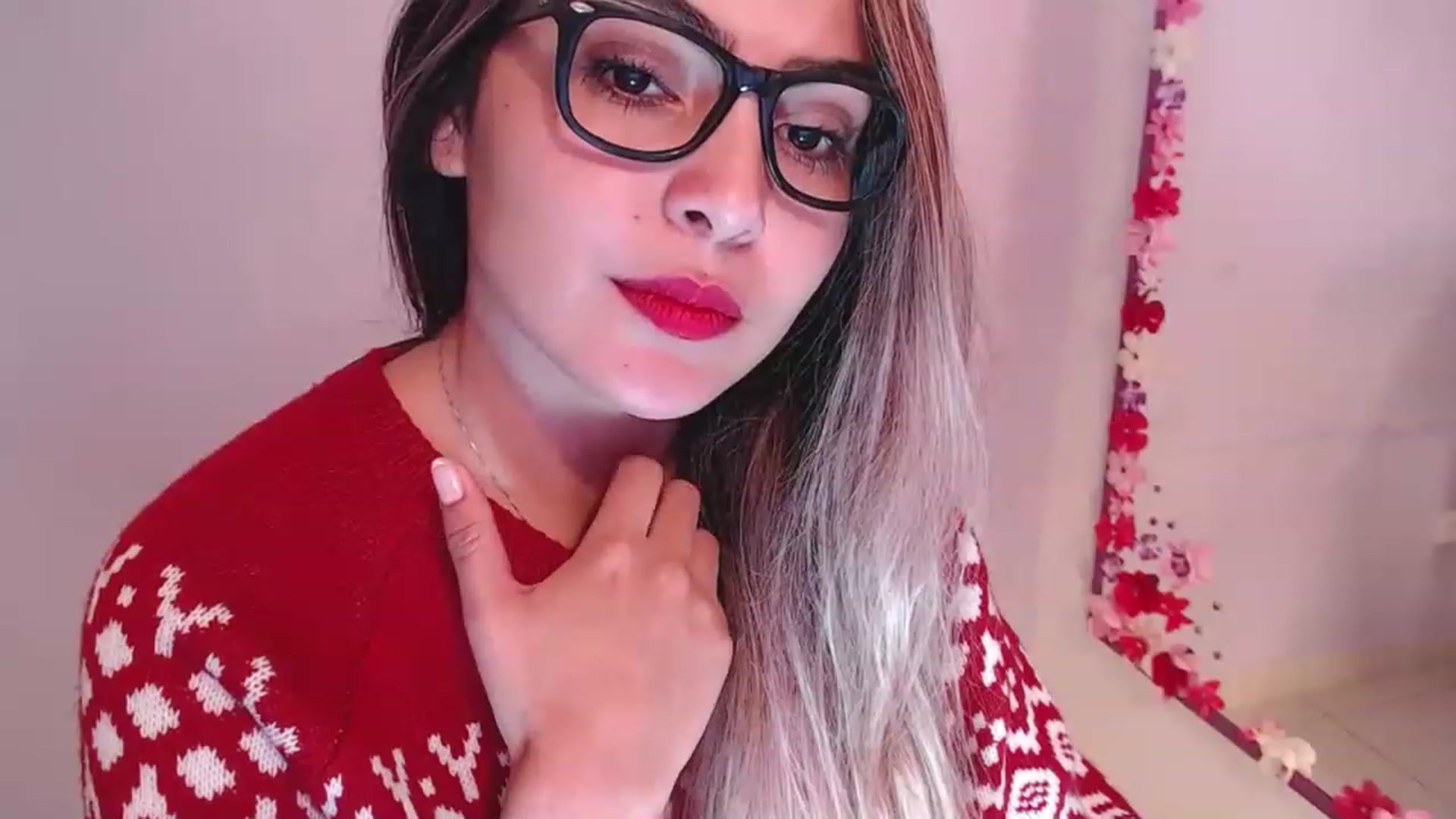Gallery image thumbnail from CARMENVILLA1's myfreecams stream on, 12/02/2022, 07:25 image 4 of 20