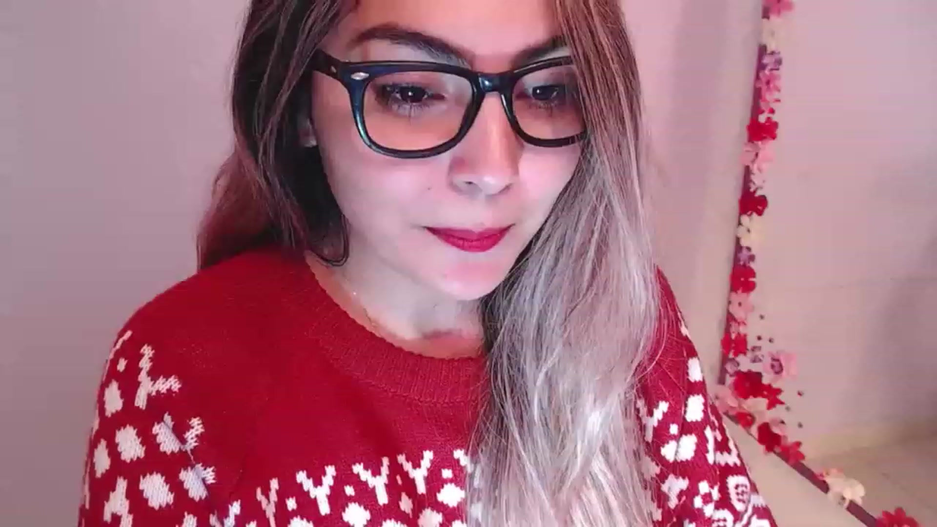 Gallery image thumbnail from CARMENVILLA1's myfreecams stream on, 12/02/2022, 07:25 image 7 of 20