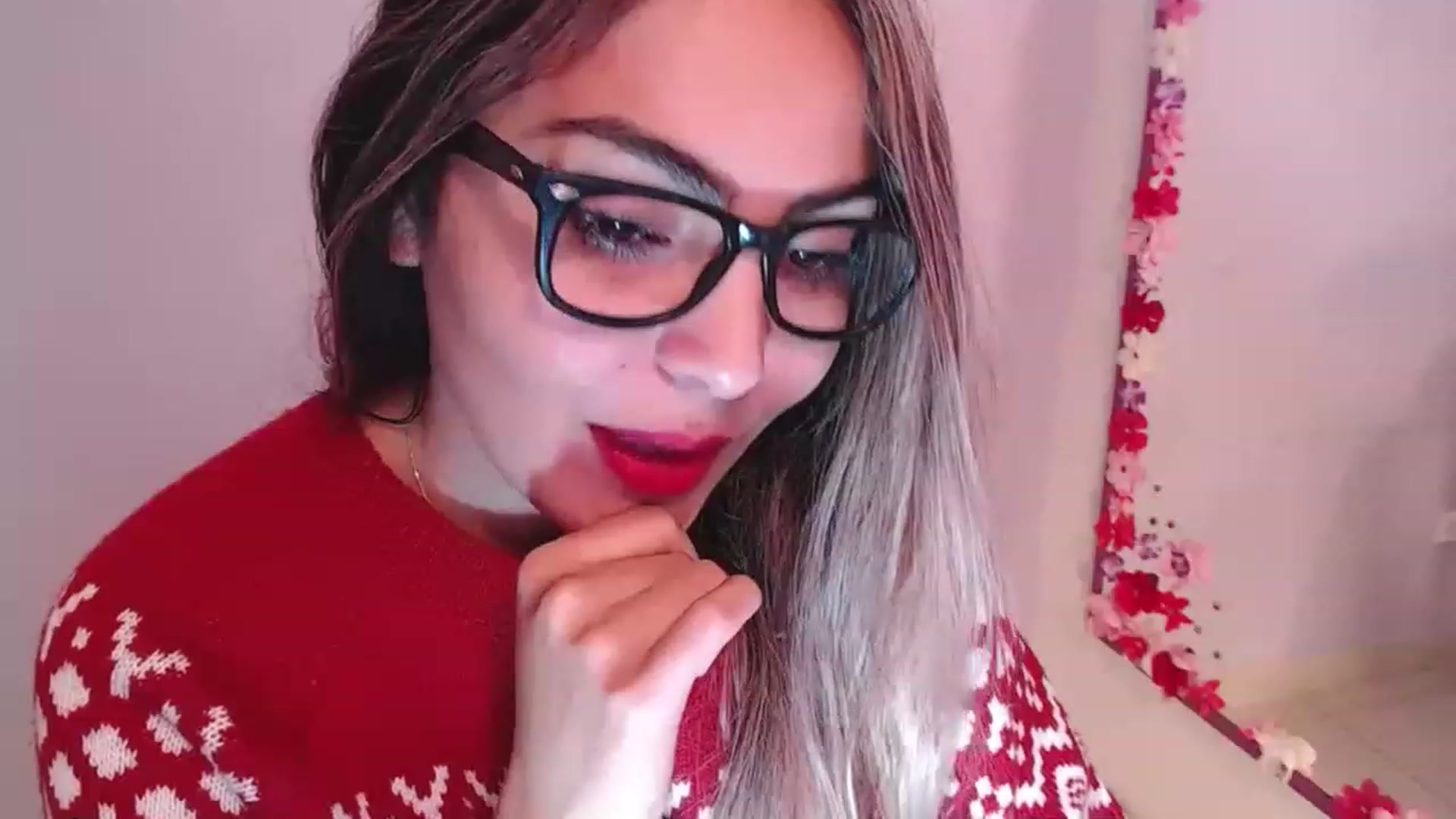Gallery image thumbnail from CARMENVILLA1's myfreecams stream on, 12/02/2022, 07:25 image 5 of 20