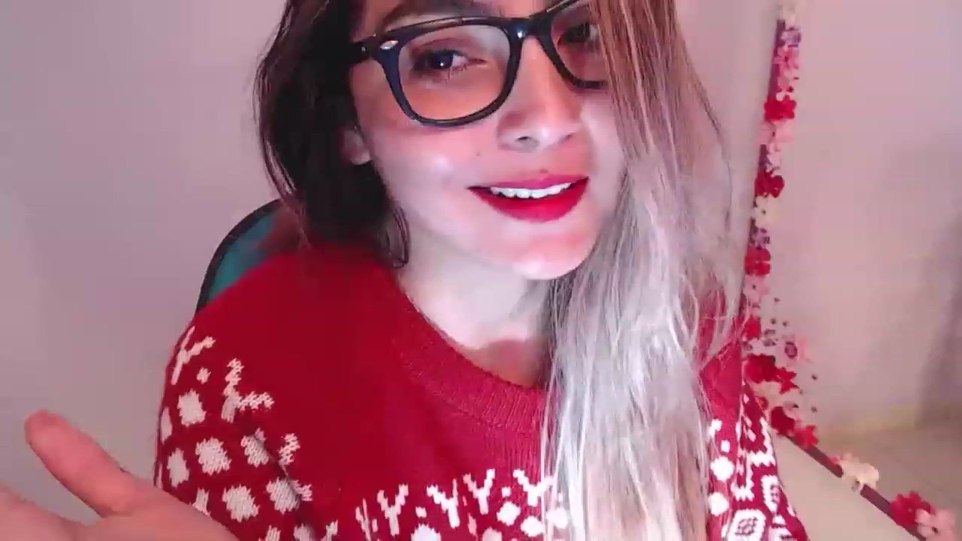 Gallery image thumbnail from CARMENVILLA1's myfreecams stream on, 12/02/2022, 07:25 image 17 of 20