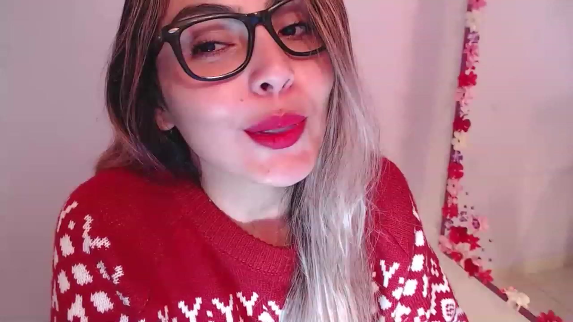 Gallery image thumbnail from CARMENVILLA1's myfreecams stream on, 12/02/2022, 07:25 image 6 of 20