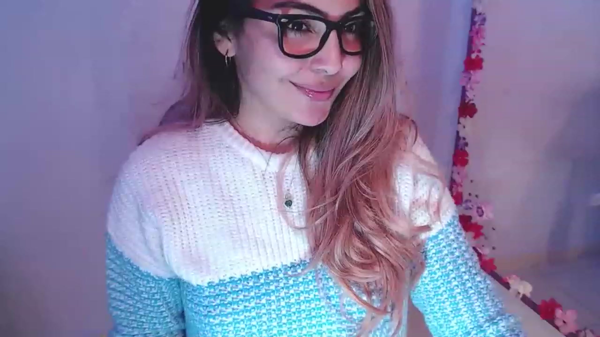 Gallery image thumbnail from CARMENVILLA1's myfreecams stream on, 12/09/2022, 08:29 image 15 of 20