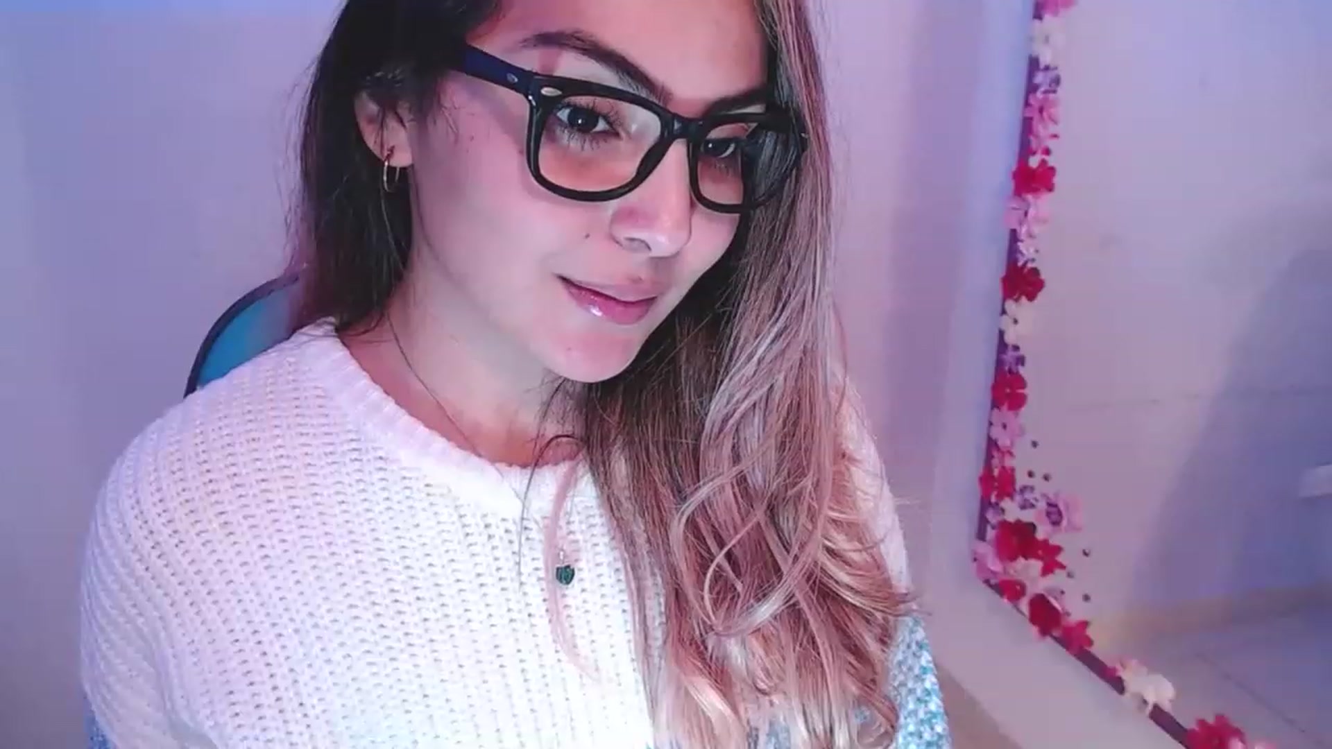 Gallery image thumbnail from CARMENVILLA1's myfreecams stream on, 12/09/2022, 08:29 image 14 of 20