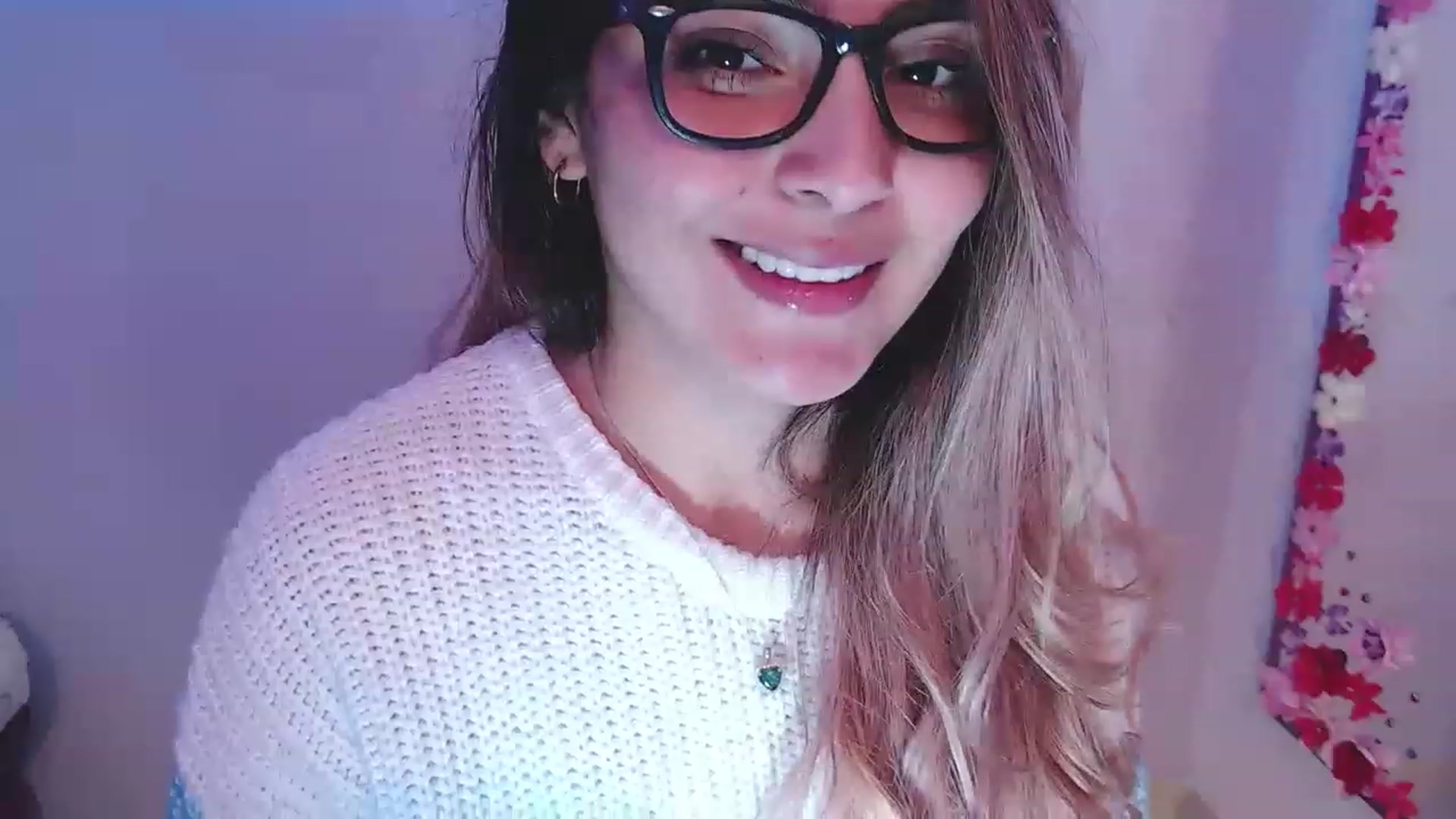 Gallery image thumbnail from CARMENVILLA1's myfreecams stream on, 12/09/2022, 08:29 image 3 of 20