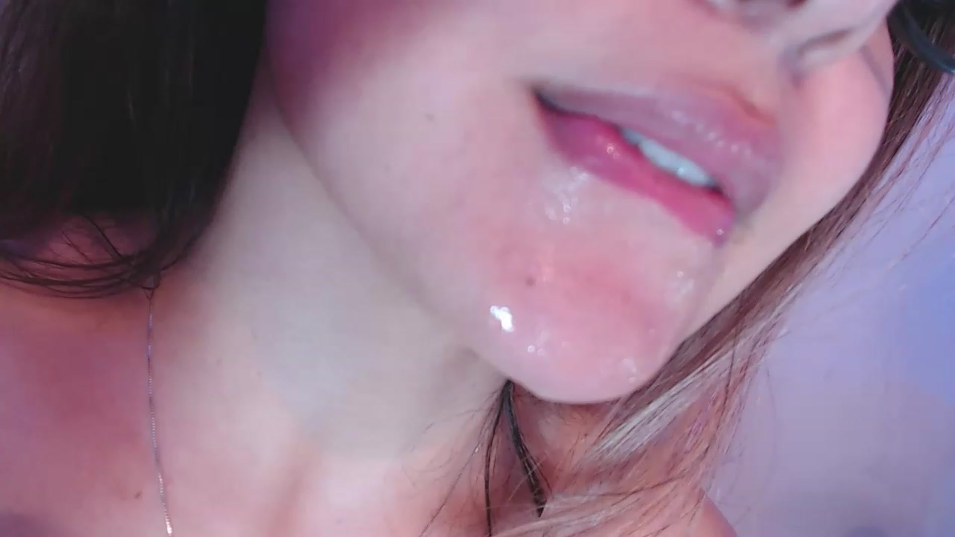 Gallery image thumbnail from CARMENVILLA1's myfreecams stream on, 12/09/2022, 08:29 image 19 of 20
