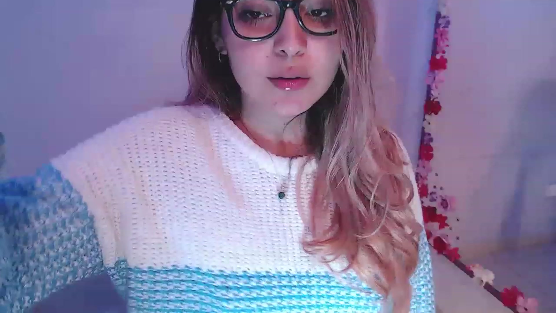 Gallery image thumbnail from CARMENVILLA1's myfreecams stream on, 12/09/2022, 08:29 image 13 of 20