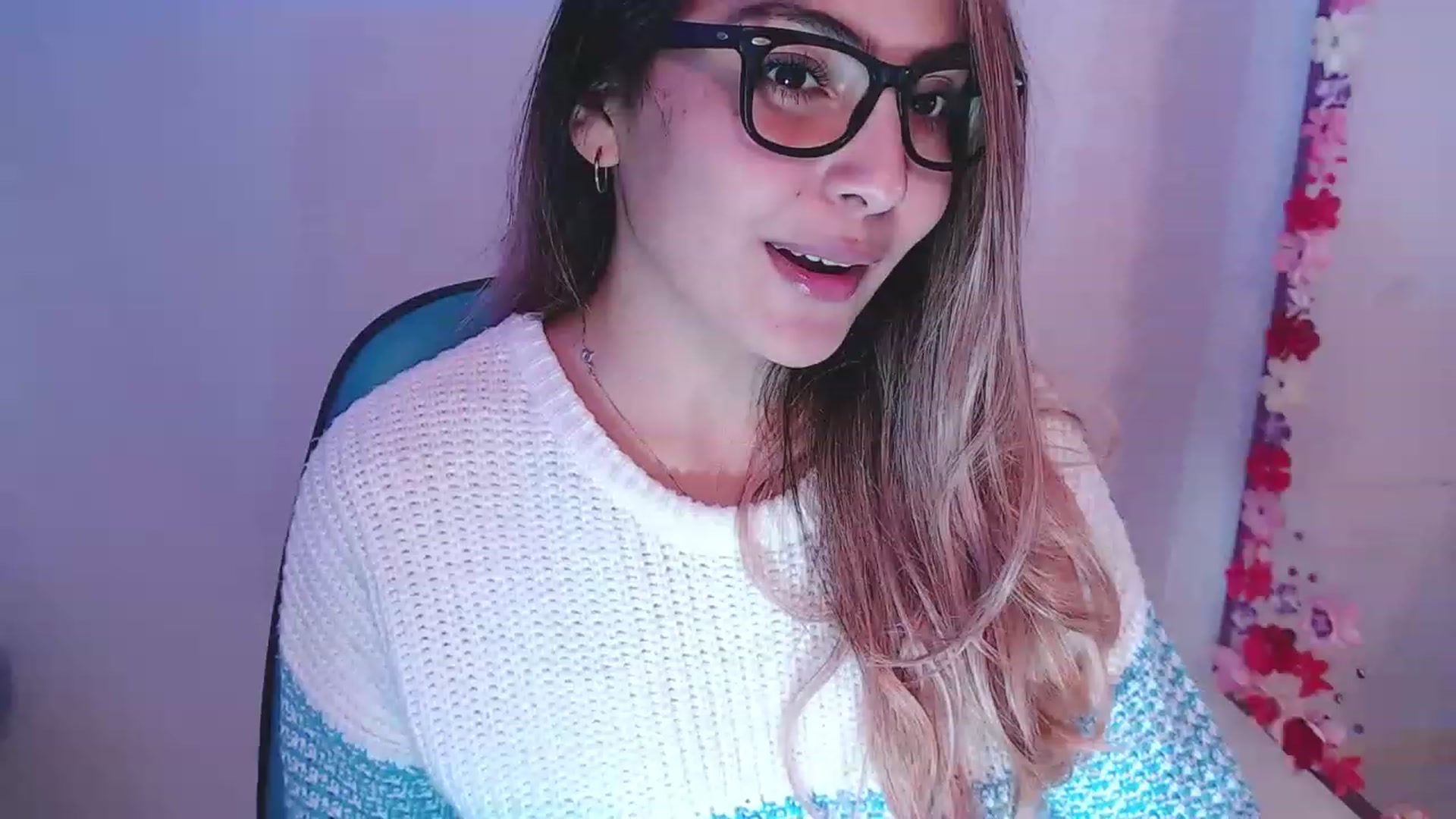 Gallery image thumbnail from CARMENVILLA1's myfreecams stream on, 12/09/2022, 08:29 image 10 of 20