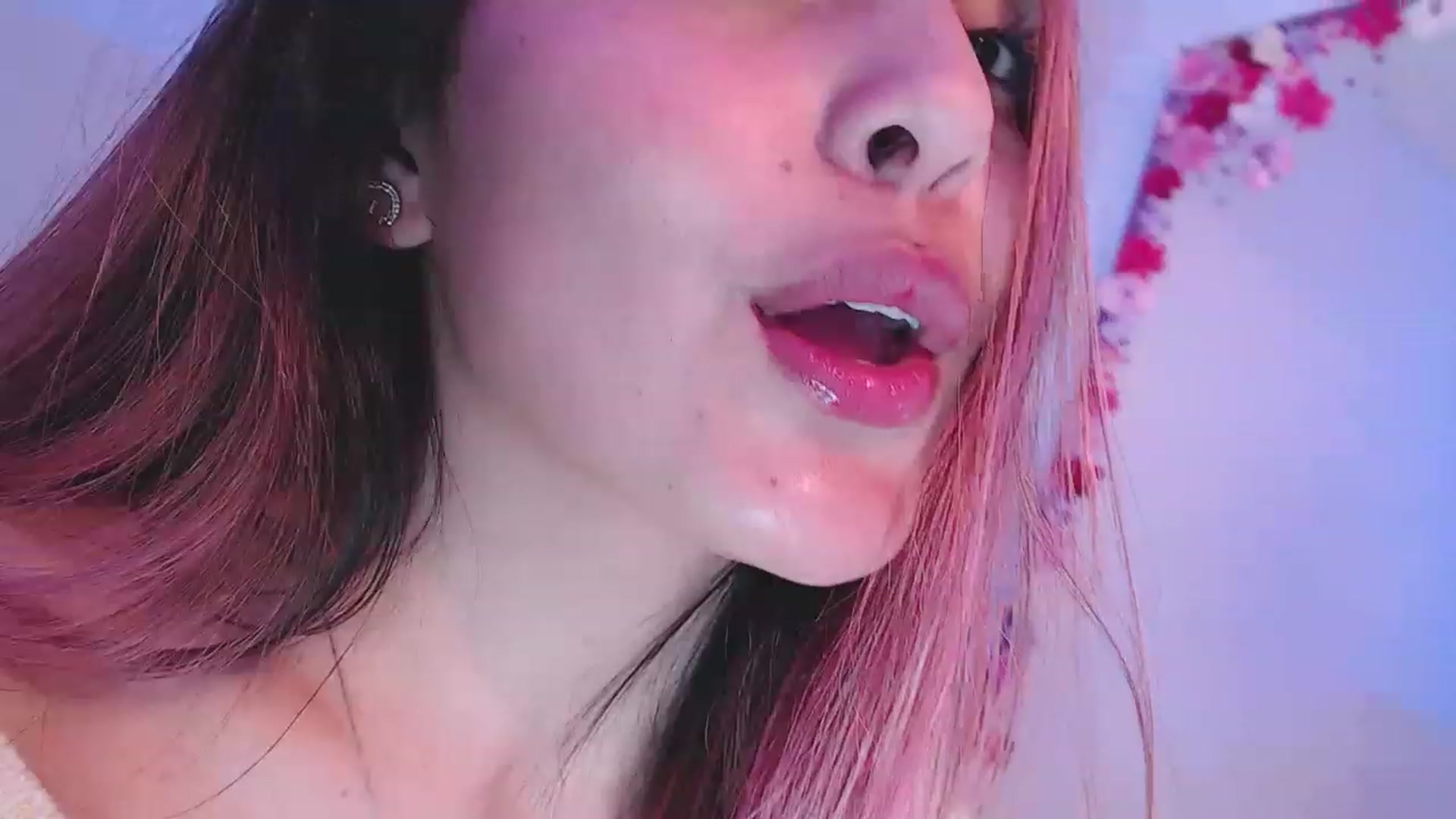 Gallery image thumbnail from CARMENVILLA1's myfreecams stream on, 12/29/2022, 06:55 image 20 of 20