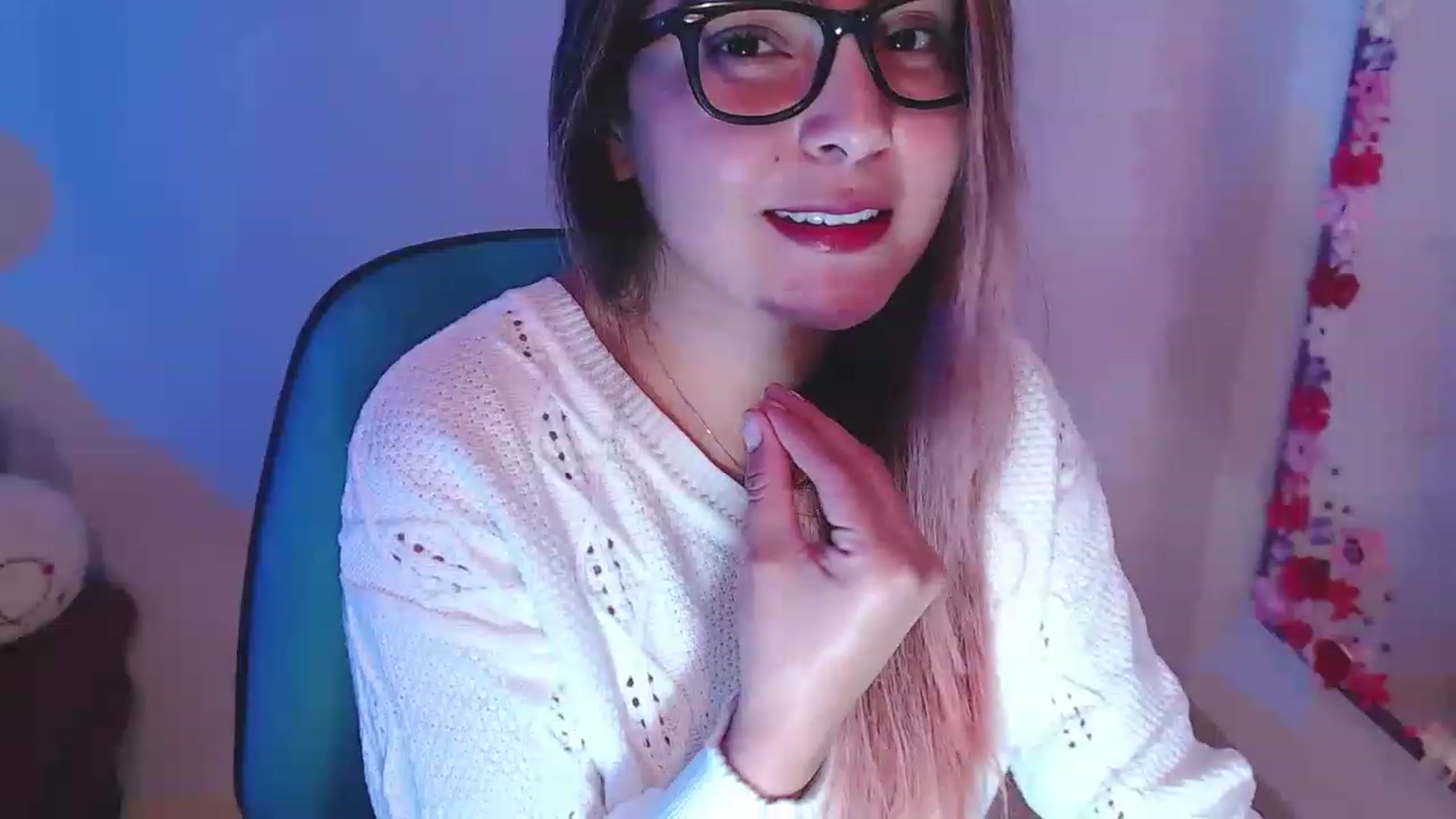 Gallery image thumbnail from CARMENVILLA1's myfreecams stream on, 01/31/2023, 06:43 image 7 of 20