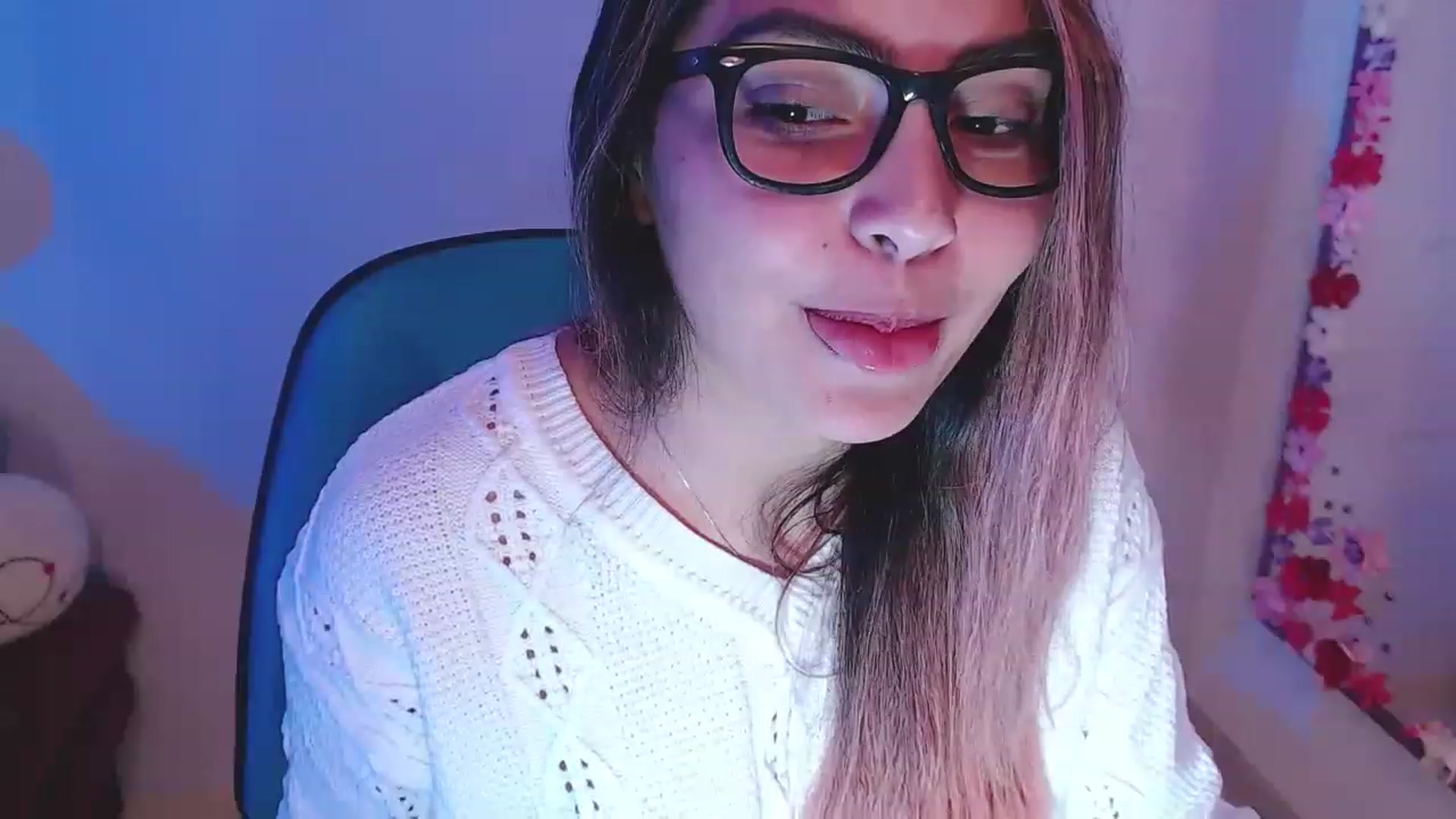 Gallery image thumbnail from CARMENVILLA1's myfreecams stream on, 01/31/2023, 06:43 image 8 of 20