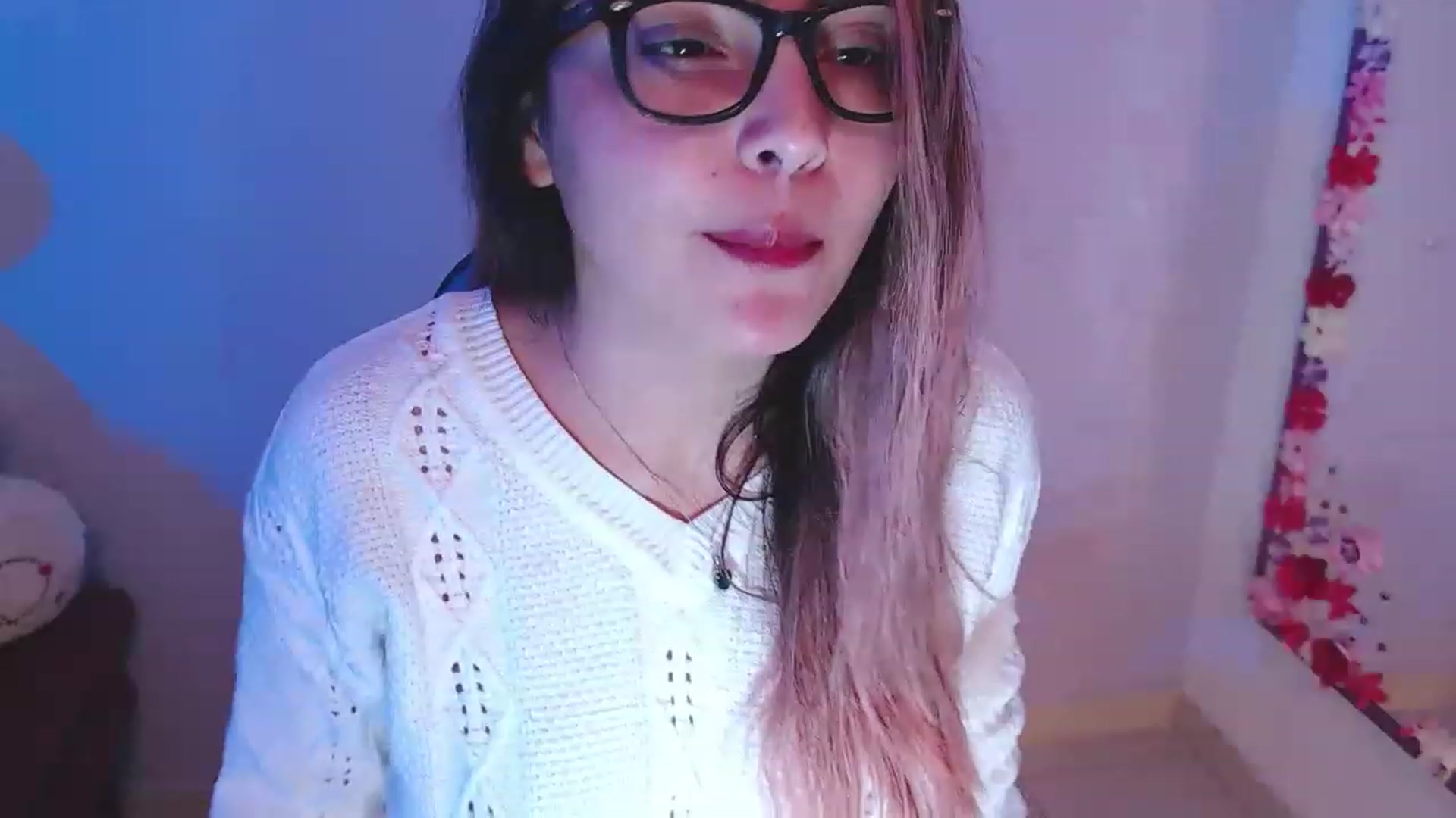 Gallery image thumbnail from CARMENVILLA1's myfreecams stream on, 01/31/2023, 06:43 image 3 of 20