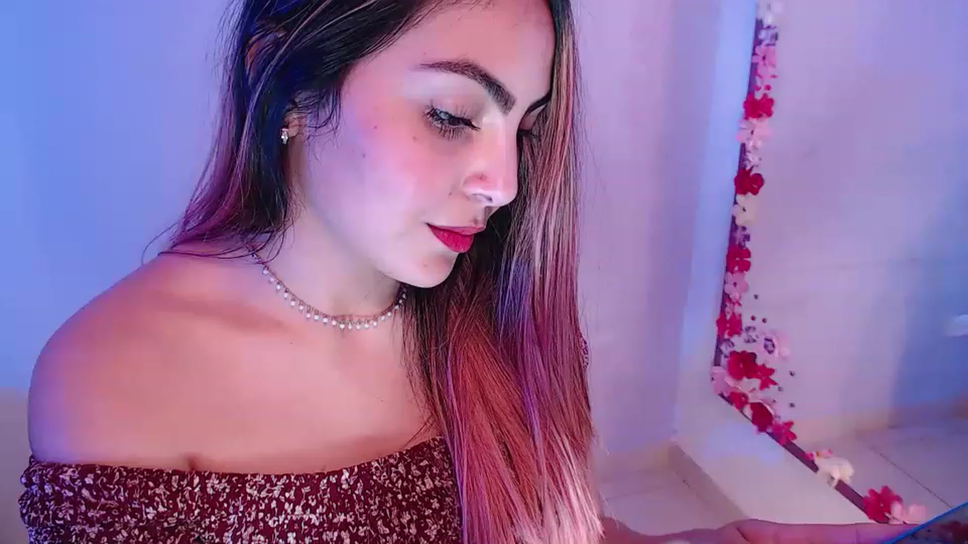 Gallery image thumbnail from CARMENVILLA1's myfreecams stream on, 02/04/2023, 01:04 image 13 of 20