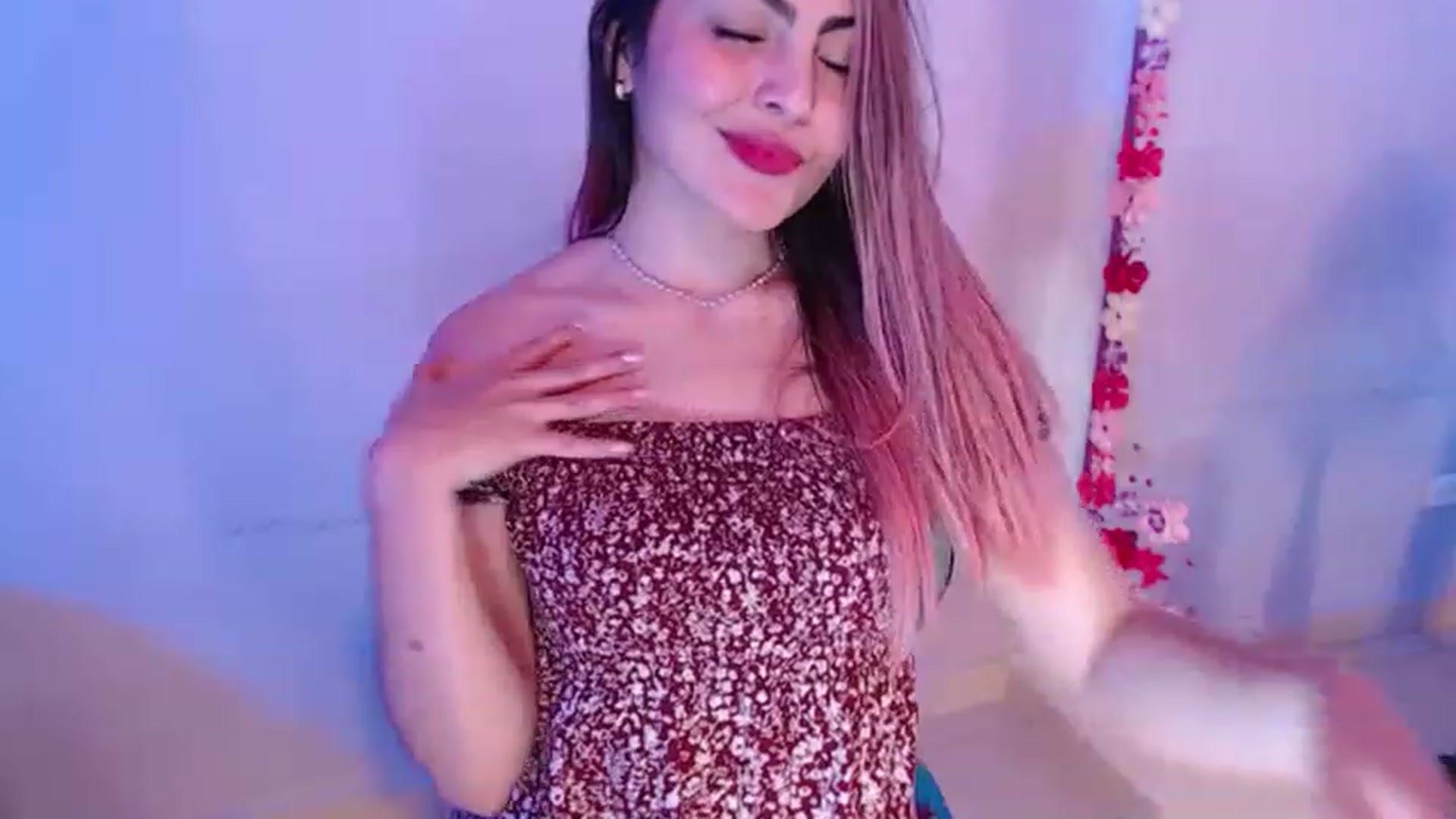 Gallery image thumbnail from CARMENVILLA1's myfreecams stream on, 02/04/2023, 01:04 image 10 of 20