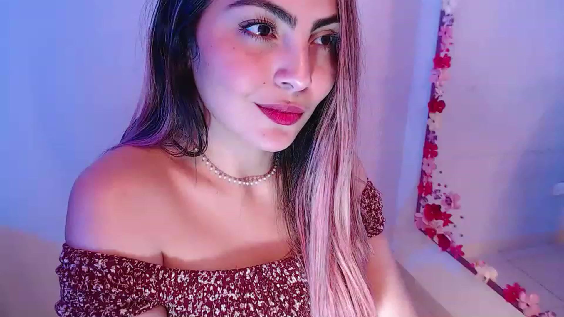 Gallery image thumbnail from CARMENVILLA1's myfreecams stream on, 02/04/2023, 01:04 image 14 of 20