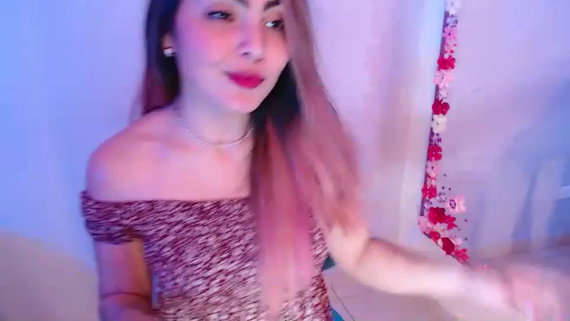 Gallery image thumbnail from CARMENVILLA1's myfreecams stream on, 02/04/2023, 01:04 image 11 of 20