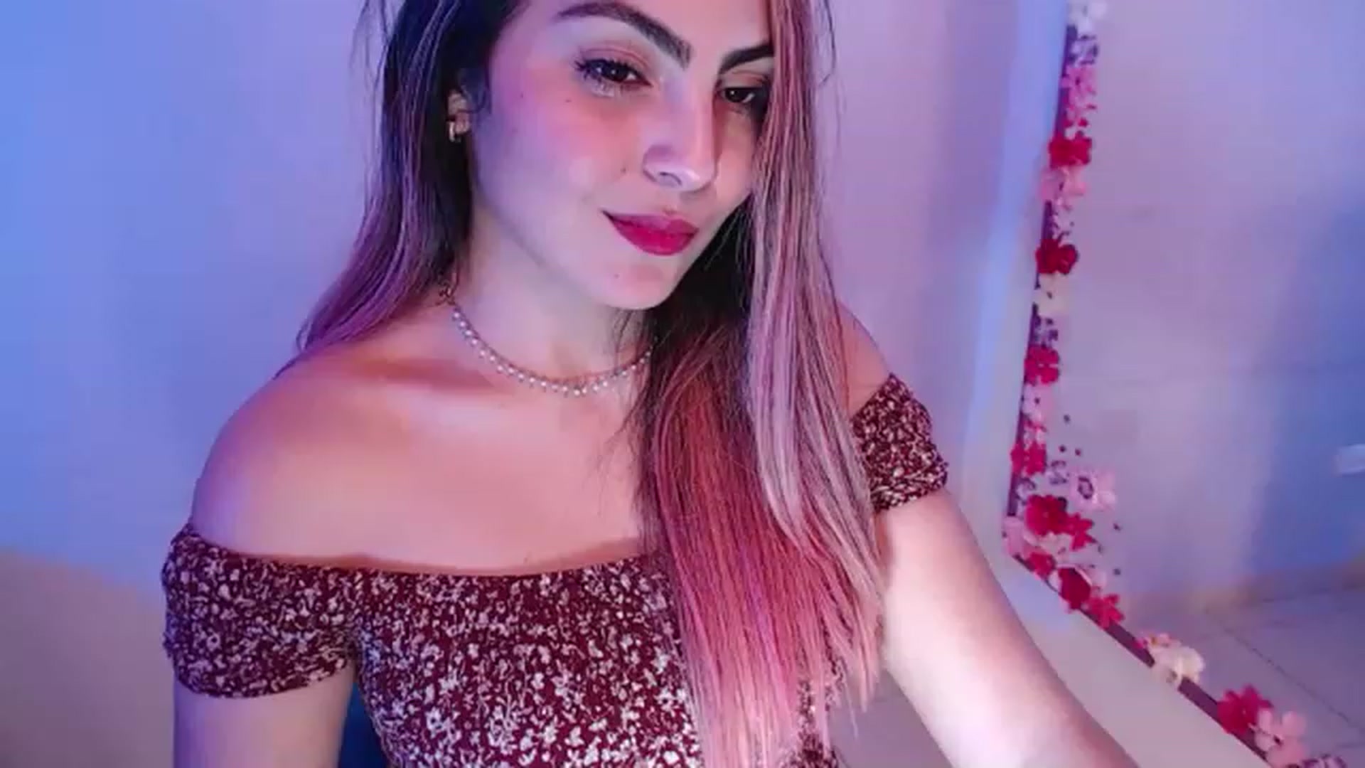 Gallery image thumbnail from CARMENVILLA1's myfreecams stream on, 02/04/2023, 01:04 image 8 of 20