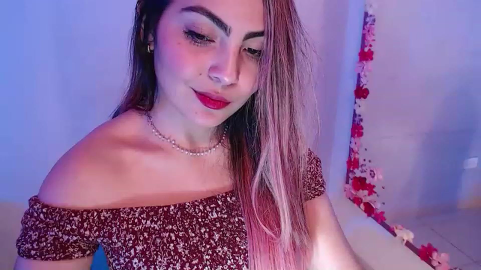 Gallery image thumbnail from CARMENVILLA1's myfreecams stream on, 02/04/2023, 01:04 image 20 of 20