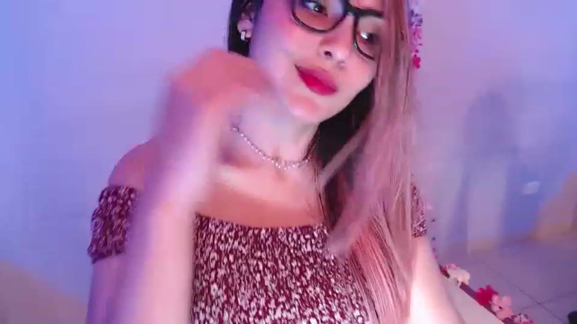 Gallery image thumbnail from CARMENVILLA1's myfreecams stream on, 02/04/2023, 02:21 image 14 of 20