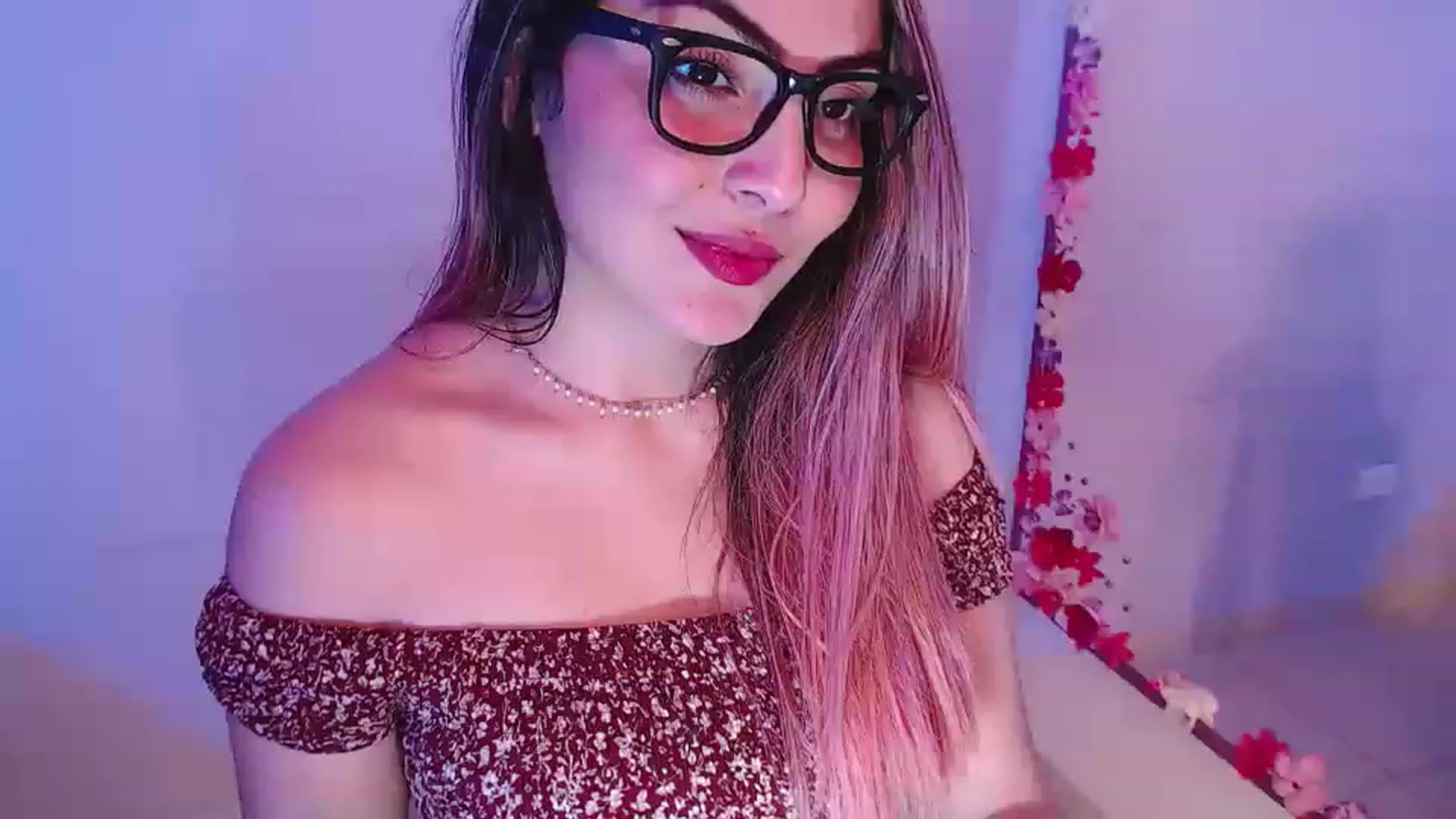 Gallery image thumbnail from CARMENVILLA1's myfreecams stream on, 02/04/2023, 02:21 image 19 of 20