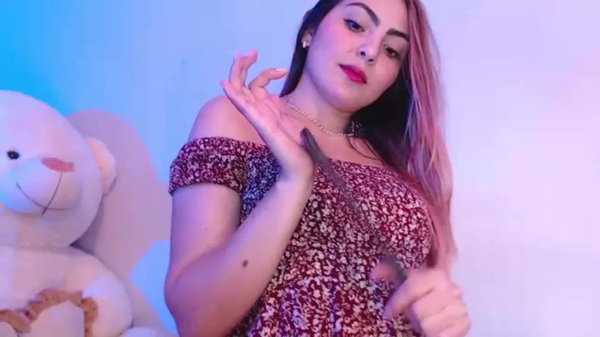 Gallery image thumbnail from CARMENVILLA1's myfreecams stream on, 02/04/2023, 02:21 image 2 of 20
