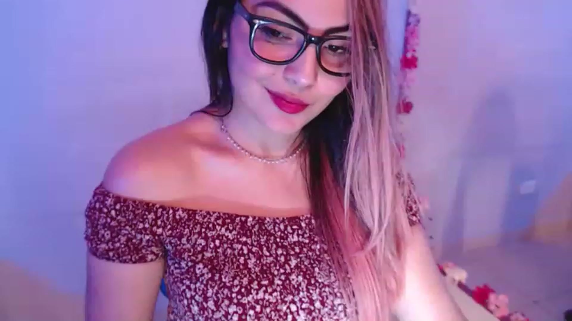 Gallery image thumbnail from CARMENVILLA1's myfreecams stream on, 02/04/2023, 02:21 image 13 of 20