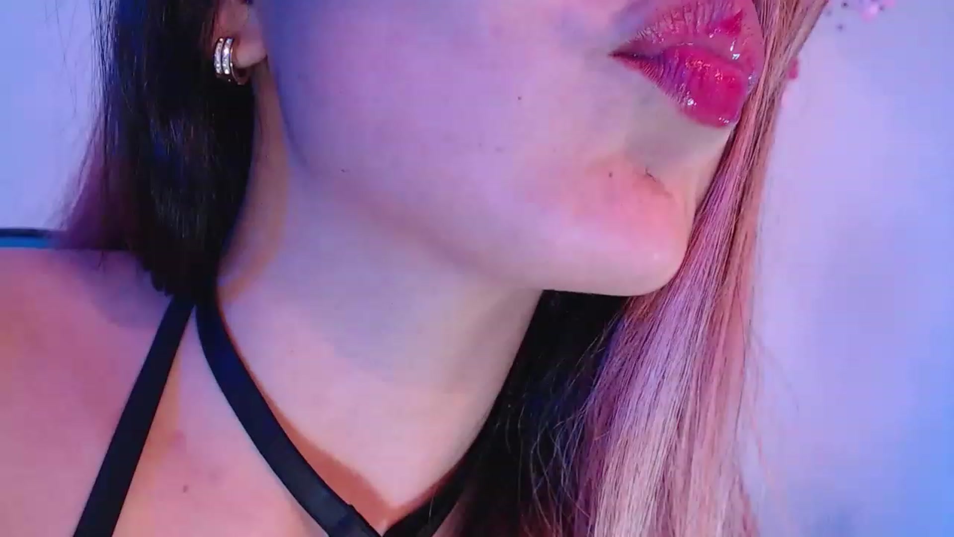 Gallery image thumbnail from CARMENVILLA1's myfreecams stream on, 02/08/2023, 04:27 image 4 of 20