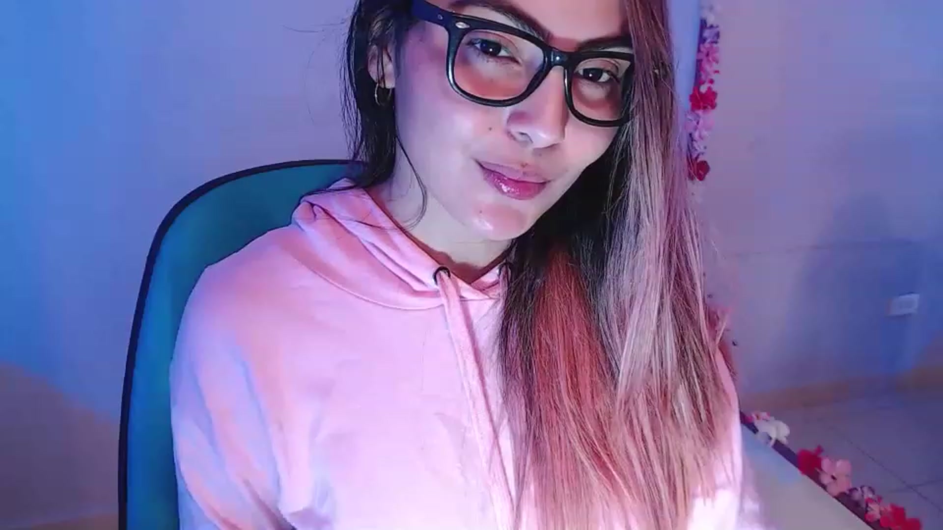 Gallery image thumbnail from CARMENVILLA1's myfreecams stream on, 02/09/2023, 06:30 image 2 of 20