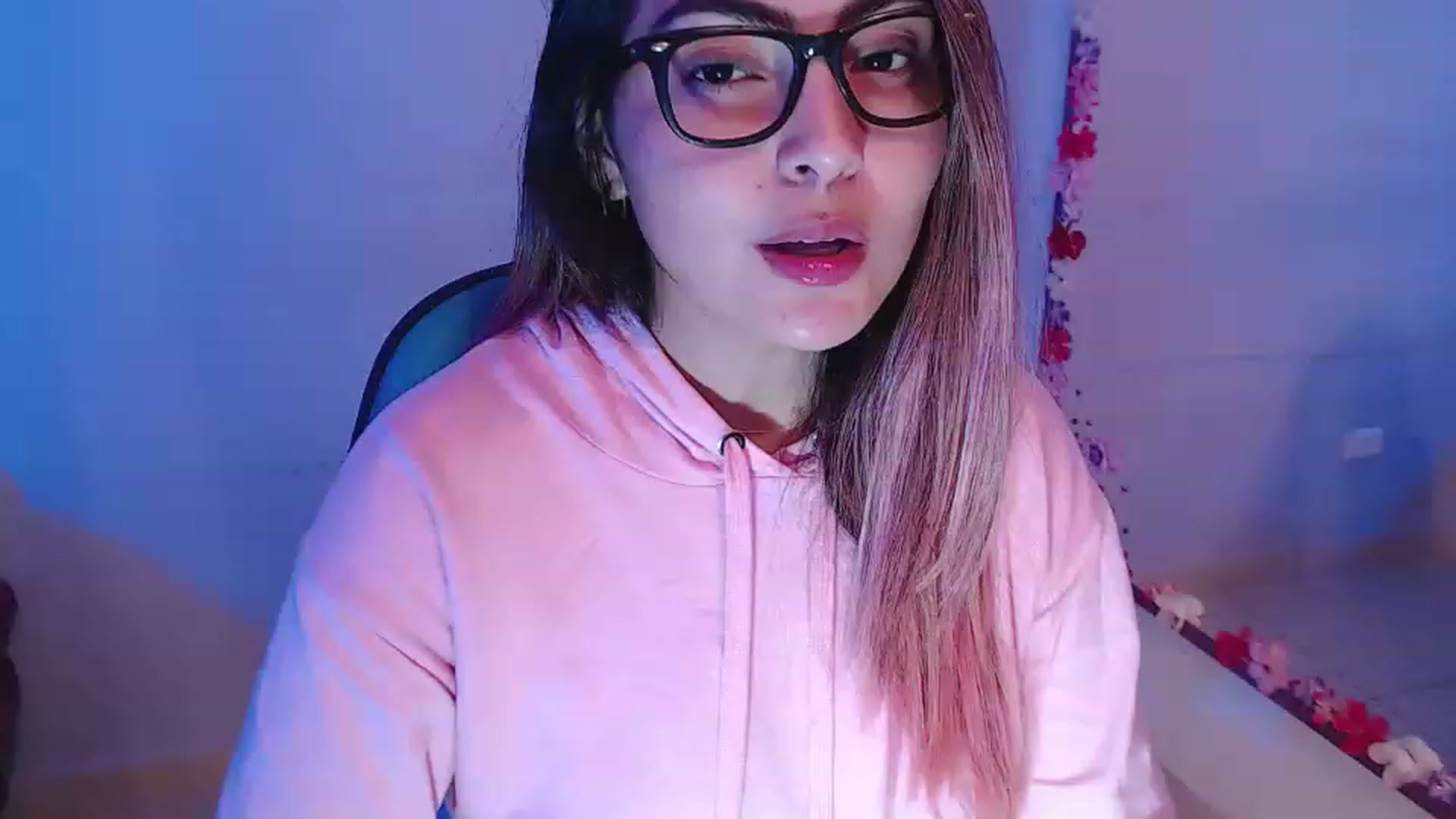 Gallery image thumbnail from CARMENVILLA1's myfreecams stream on, 02/09/2023, 06:30 image 18 of 20