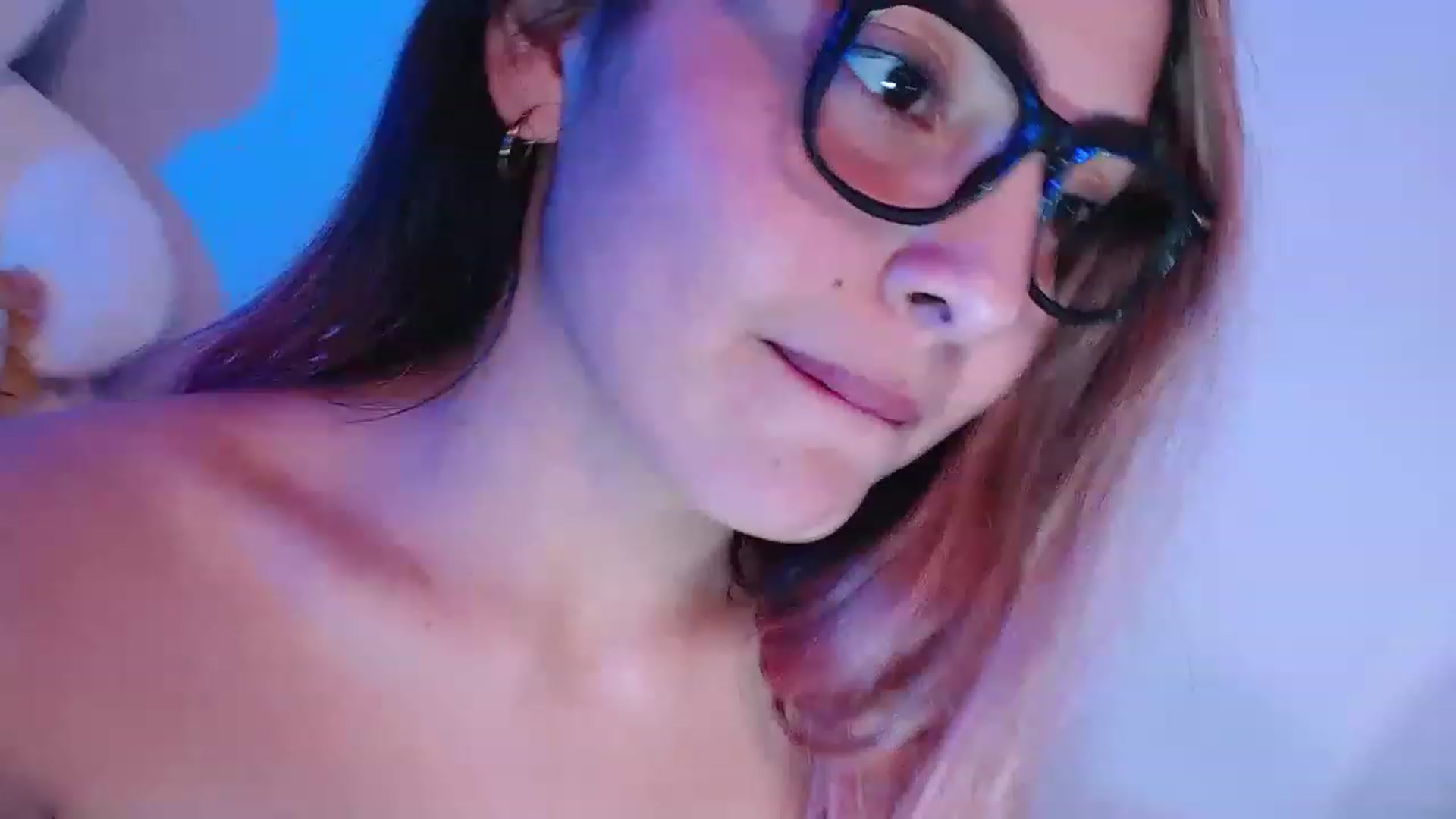 Gallery image thumbnail from CARMENVILLA1's myfreecams stream on, 02/09/2023, 08:52 image 8 of 20