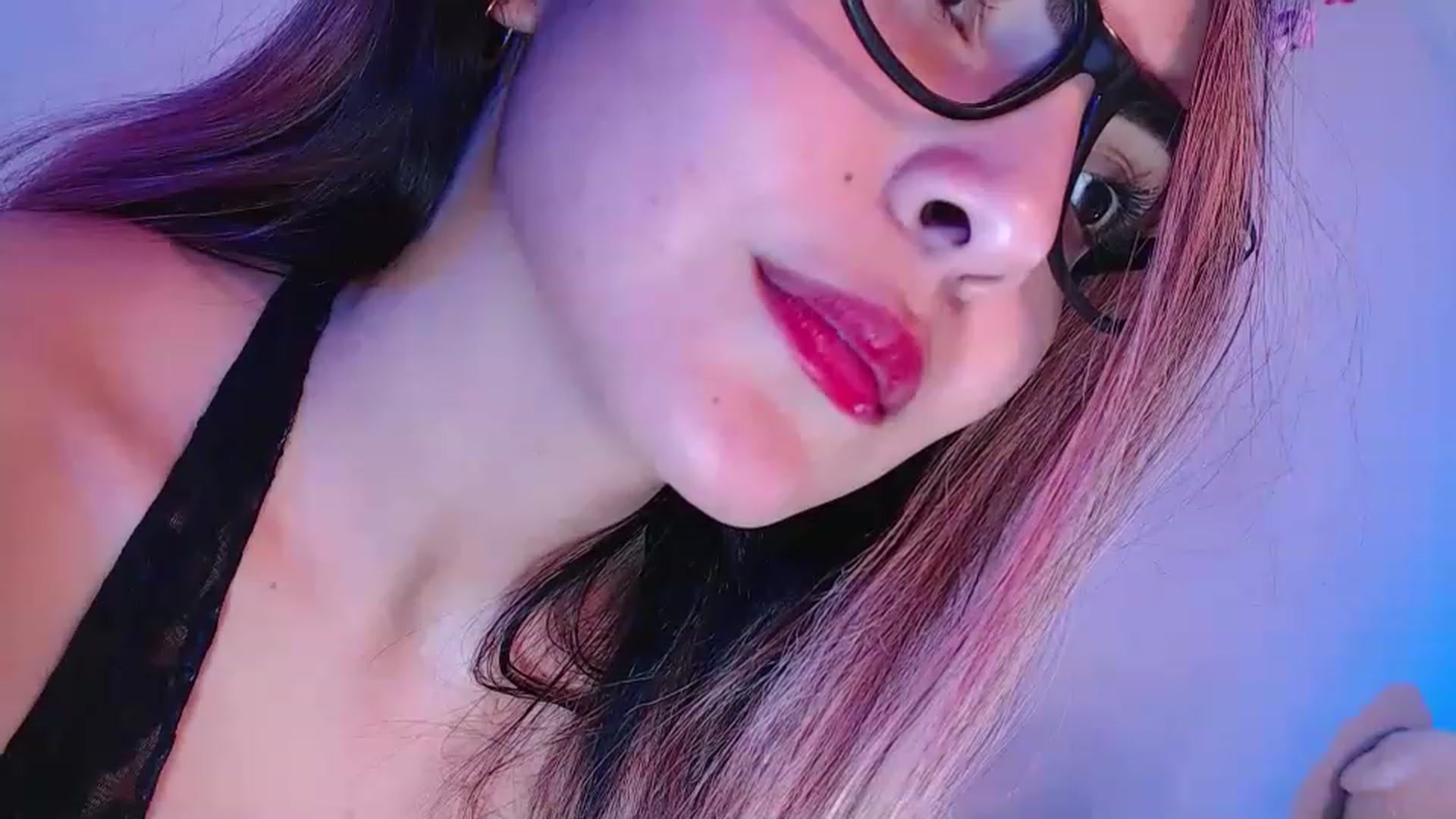 Gallery image thumbnail from CARMENVILLA1's myfreecams stream on, 02/10/2023, 08:06 image 19 of 20