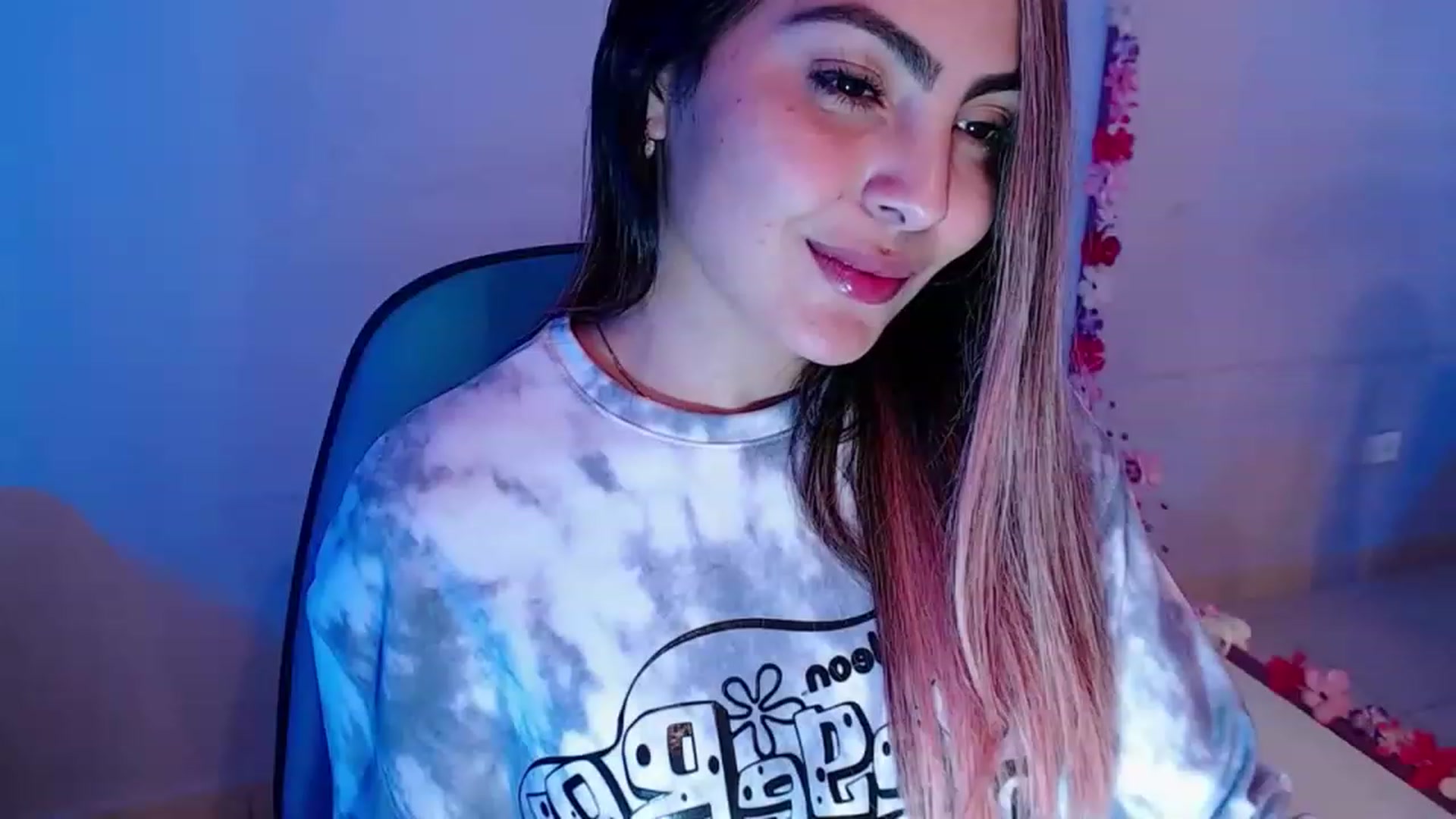Gallery image thumbnail from CARMENVILLA1's myfreecams stream on, 02/14/2023, 06:36 image 4 of 20