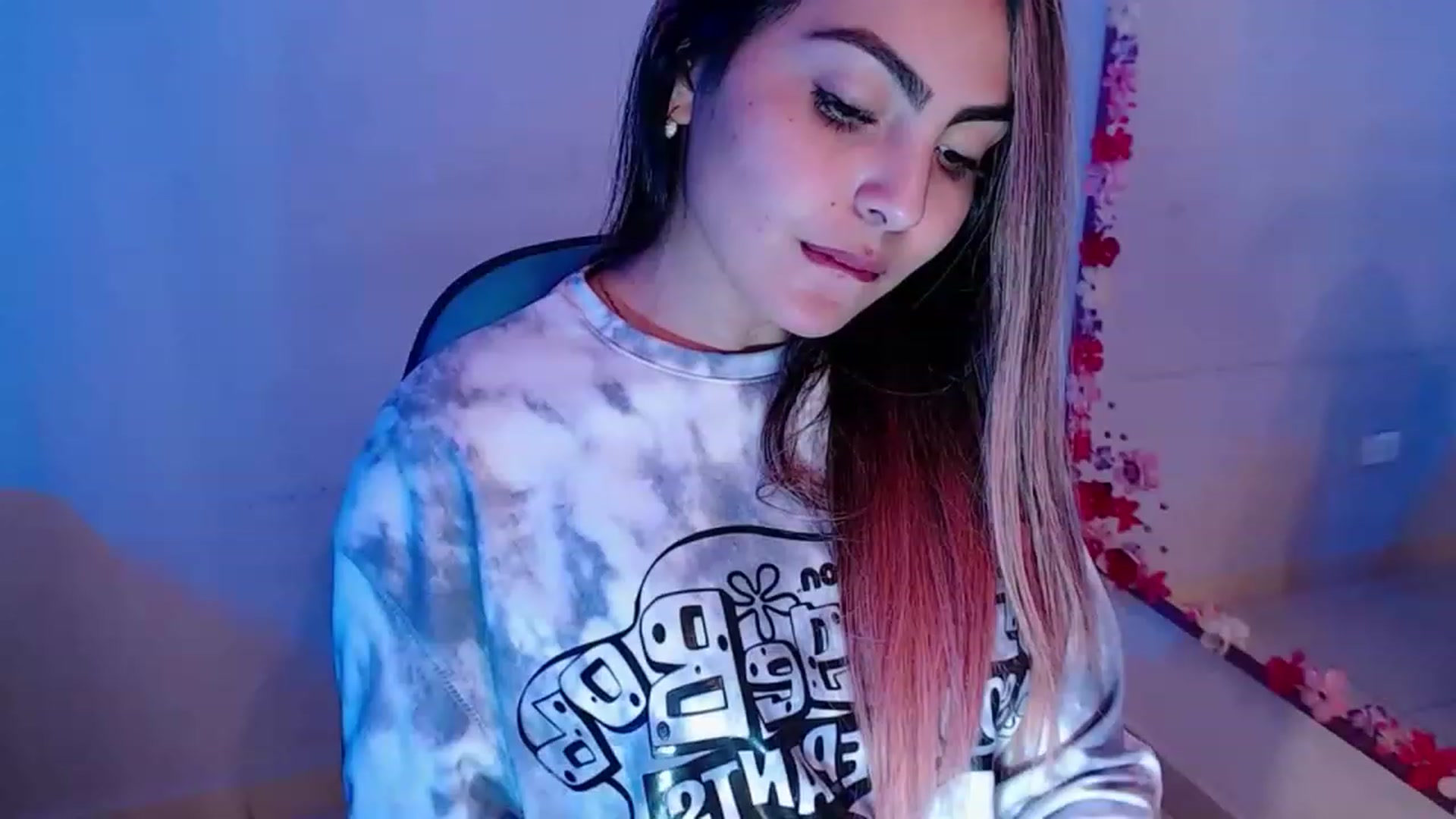 Gallery image thumbnail from CARMENVILLA1's myfreecams stream on, 02/14/2023, 06:36 image 5 of 20