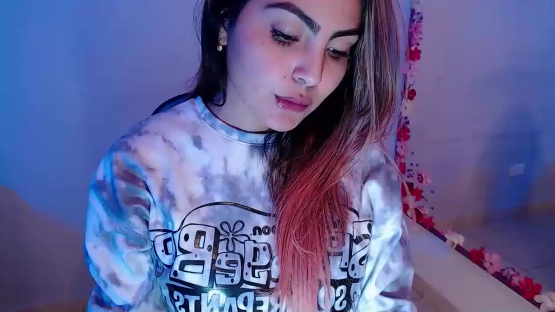 Gallery image thumbnail from CARMENVILLA1's myfreecams stream on, 02/14/2023, 06:36 image 10 of 20
