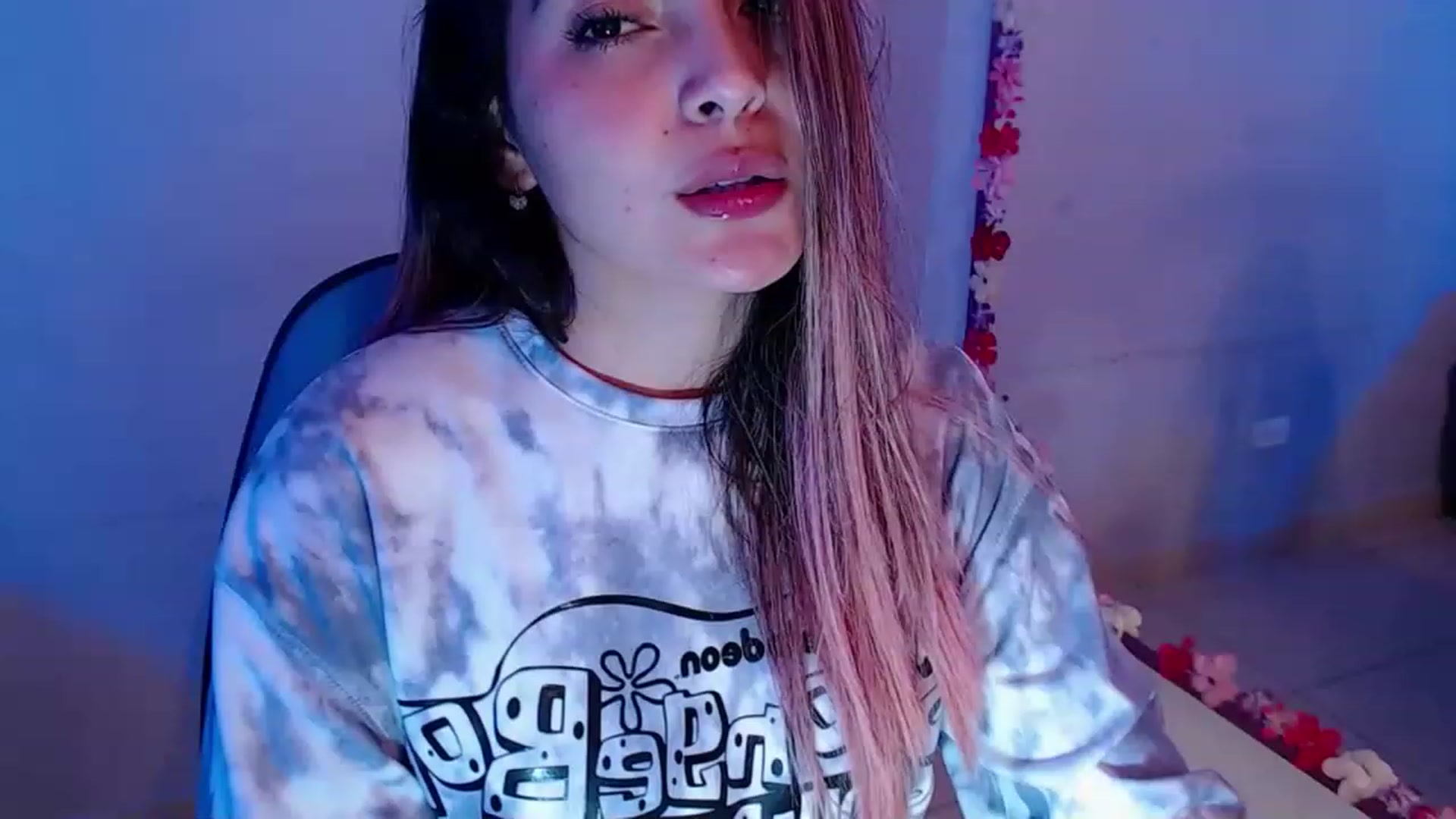 Gallery image thumbnail from CARMENVILLA1's myfreecams stream on, 02/14/2023, 06:36 image 11 of 20