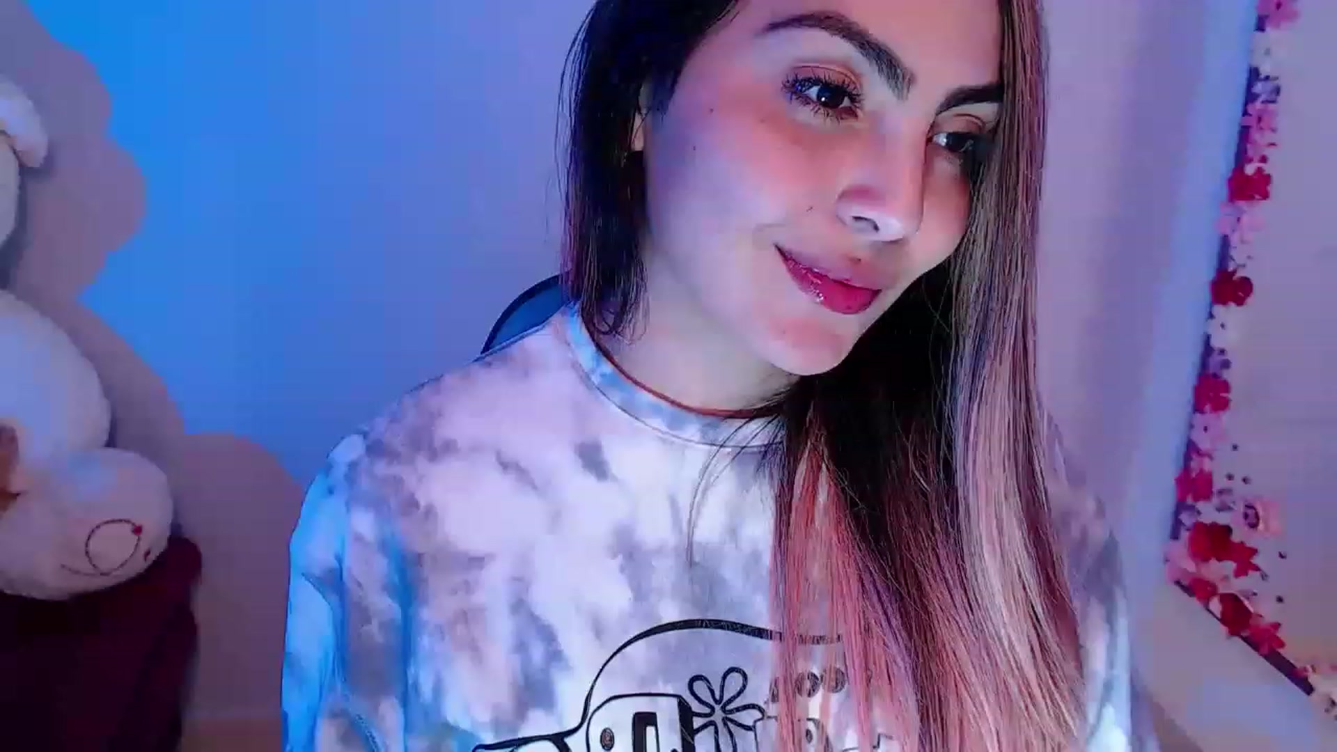 Gallery image thumbnail from CARMENVILLA1's myfreecams stream on, 02/14/2023, 08:08 image 7 of 20