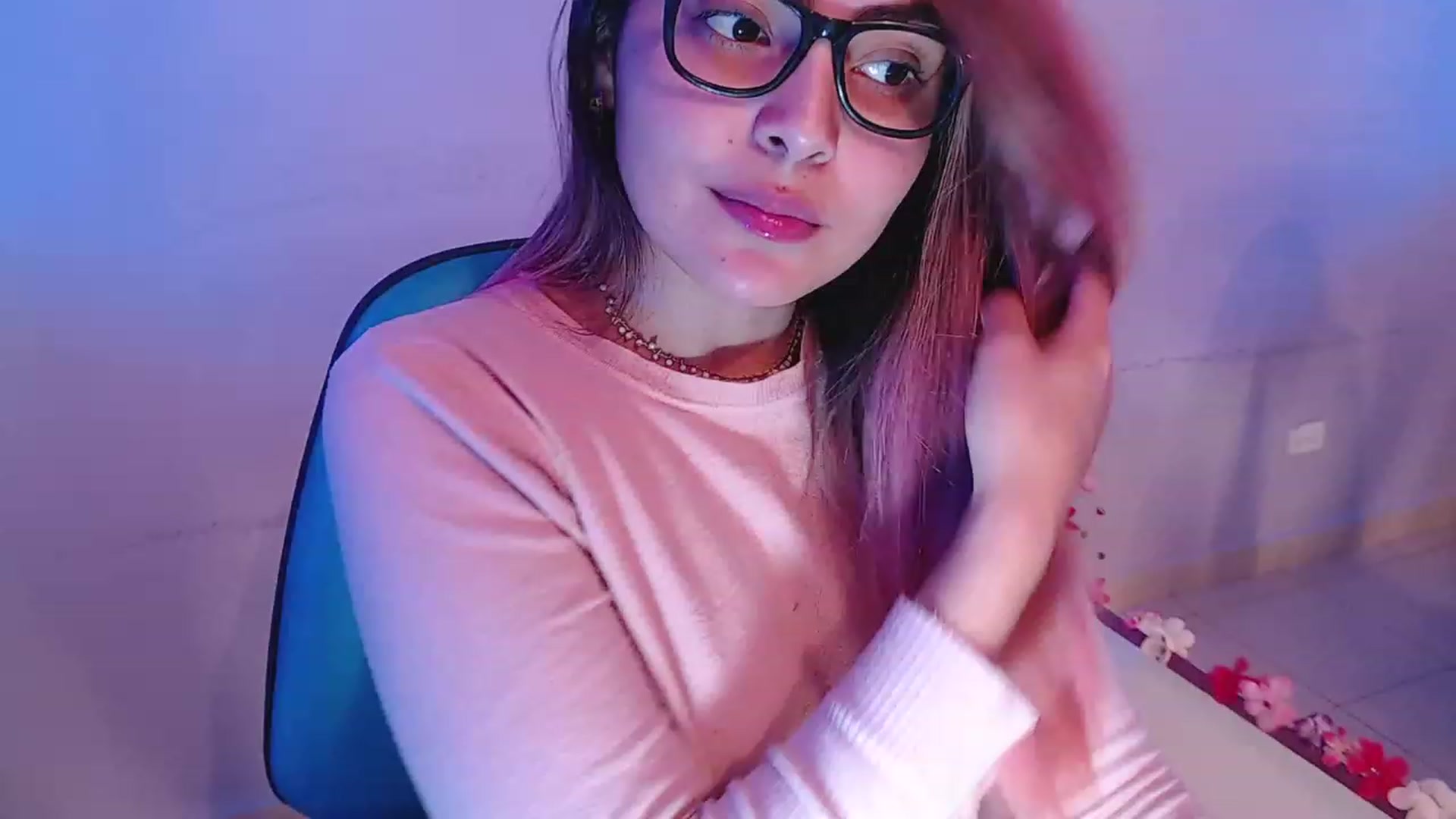 Gallery image thumbnail from CARMENVILLA1's myfreecams stream on, 02/17/2023, 07:59 image 20 of 20