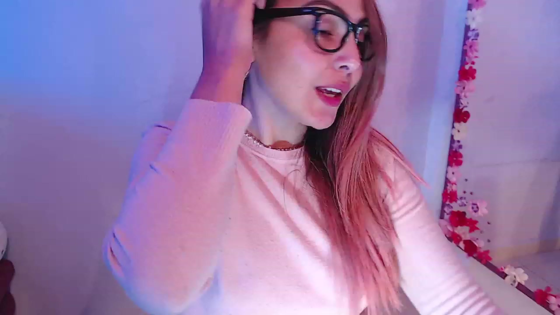 Gallery image thumbnail from CARMENVILLA1's myfreecams stream on, 02/17/2023, 07:59 image 3 of 20