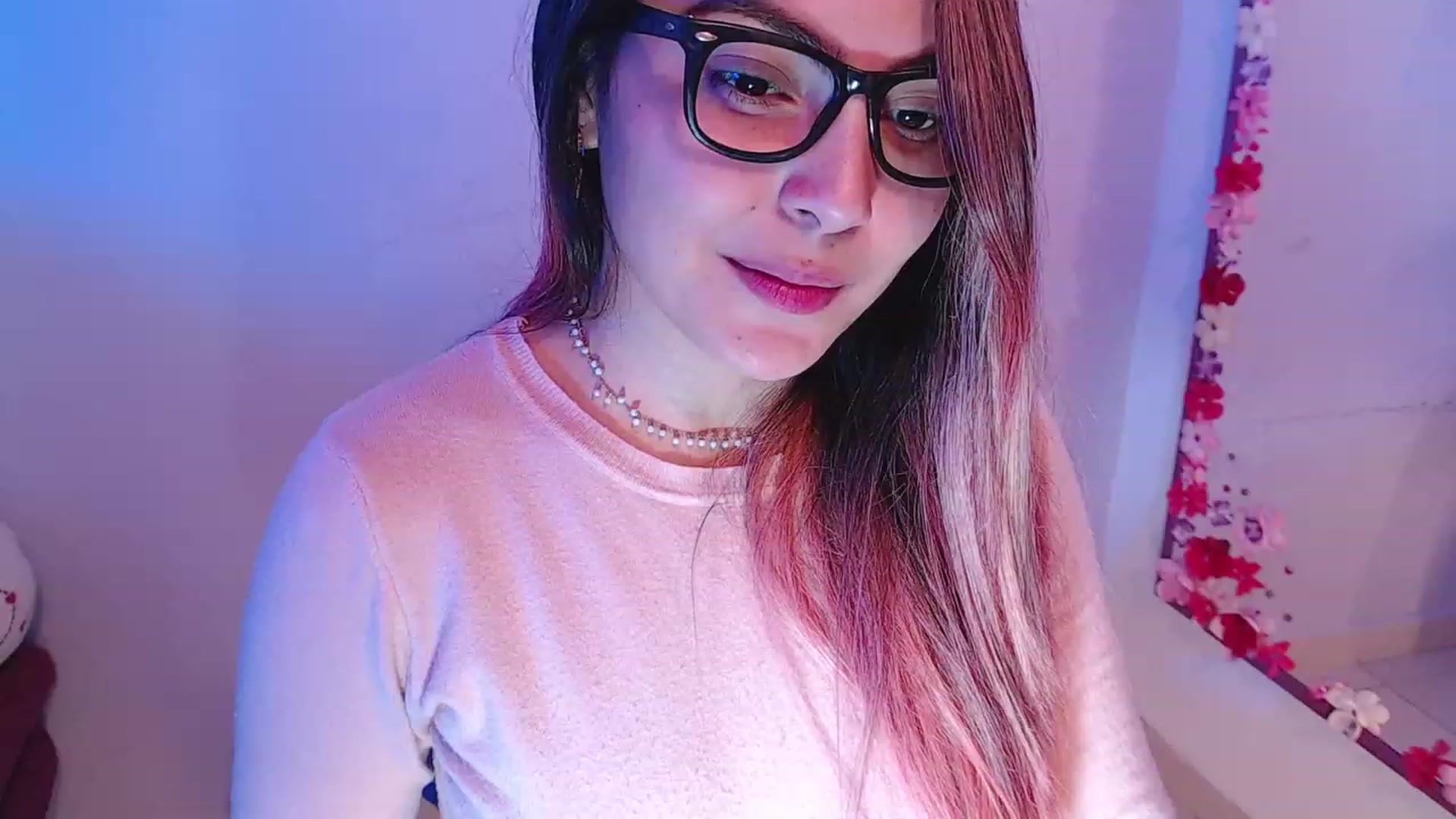 Gallery image thumbnail from CARMENVILLA1's myfreecams stream on, 02/17/2023, 07:59 image 1 of 20
