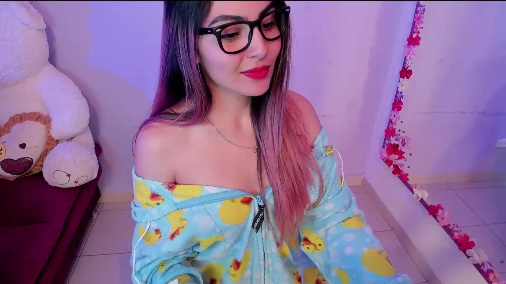 Gallery image thumbnail from CARMENVILLA1's myfreecams stream on, 05/20/2023, 08:29 image 7 of 20