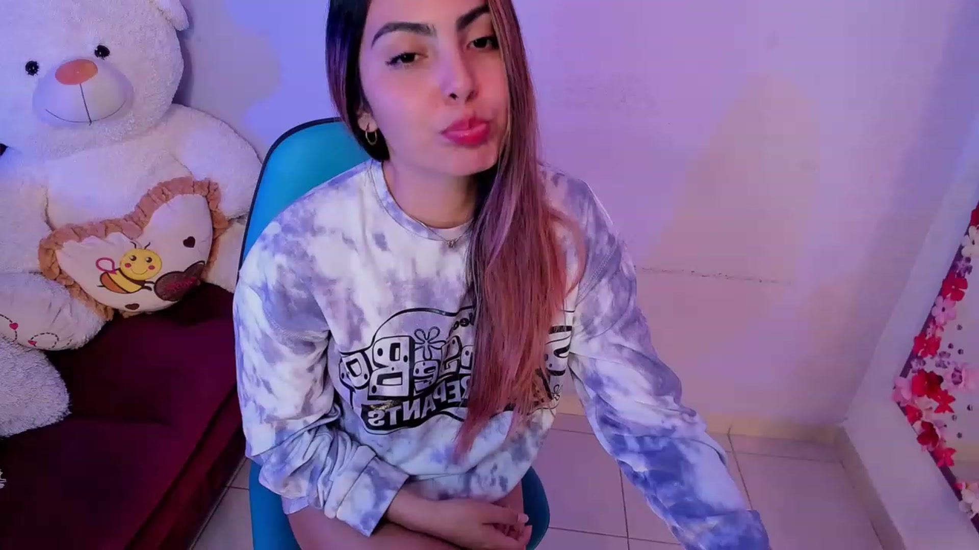 Gallery image thumbnail from CARMENVILLA1's myfreecams stream on, 05/23/2023, 06:51 image 20 of 20