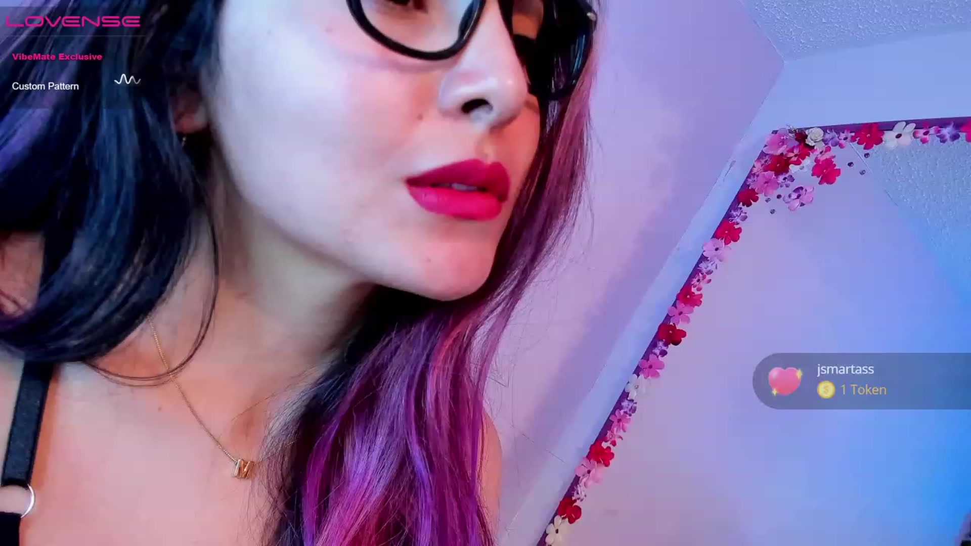 Gallery image thumbnail from CARMENVILLA1's myfreecams stream on, 06/06/2023, 05:48 image 6 of 20