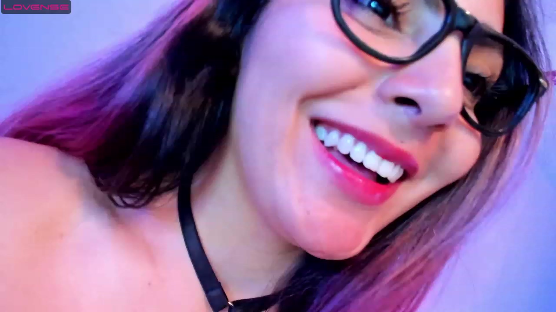 Gallery image thumbnail from CARMENVILLA1's myfreecams stream on, 07/06/2023, 08:05 image 9 of 20