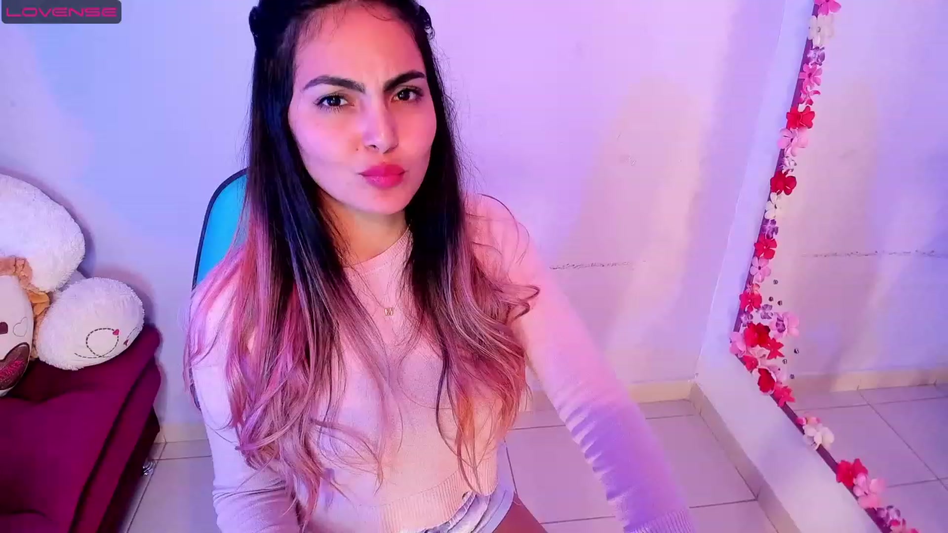 Gallery image thumbnail from CARMENVILLA1's myfreecams stream on, 07/18/2023, 07:20 image 15 of 20