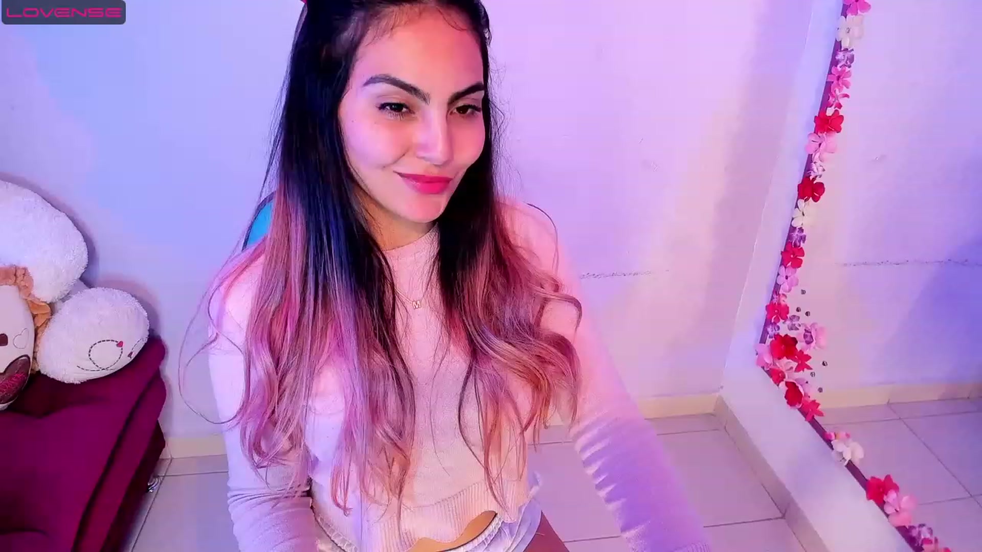 Gallery image thumbnail from CARMENVILLA1's myfreecams stream on, 07/18/2023, 07:20 image 16 of 20