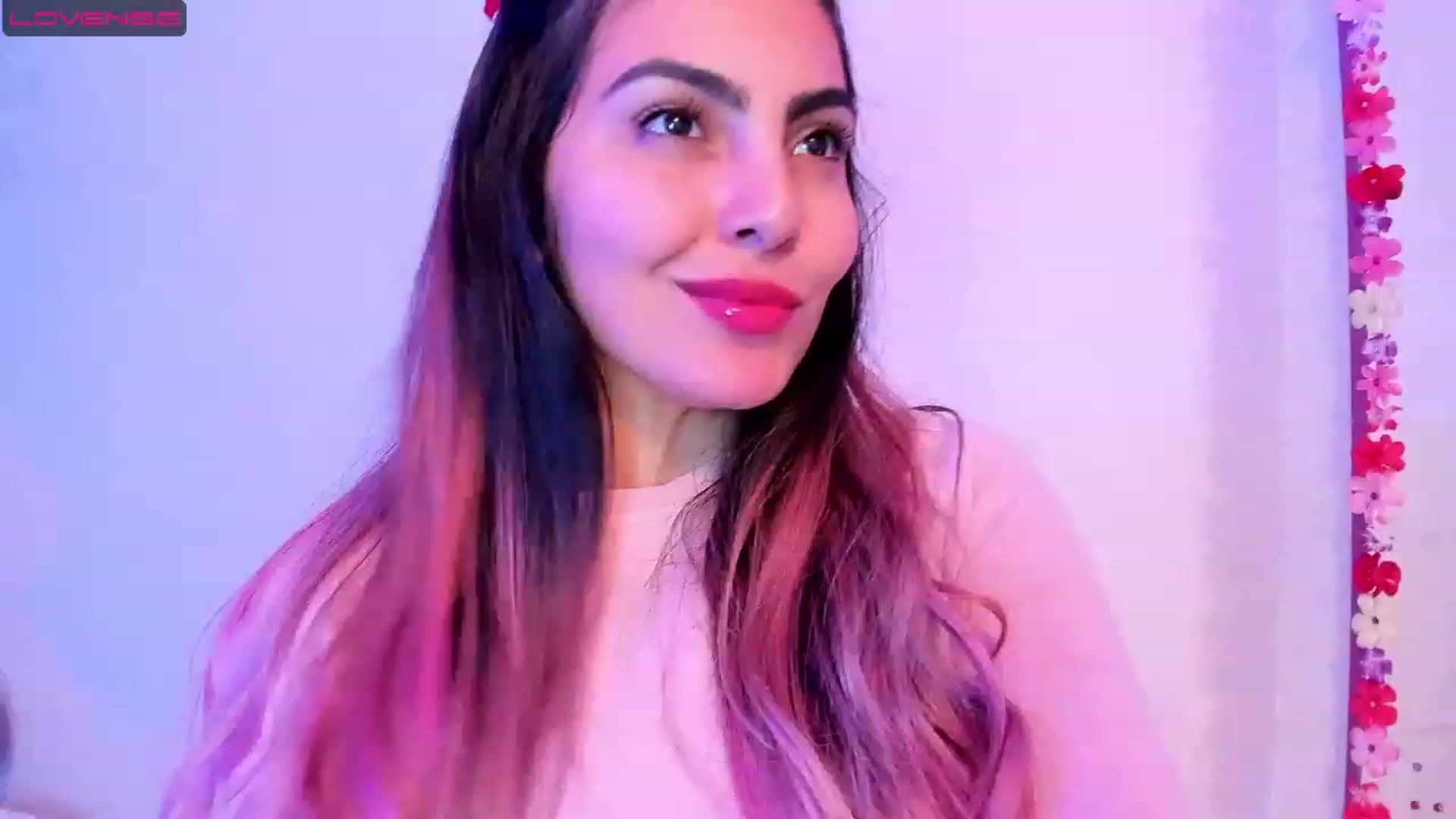 Gallery image thumbnail from CARMENVILLA1's myfreecams stream on, 07/18/2023, 07:20 image 10 of 20