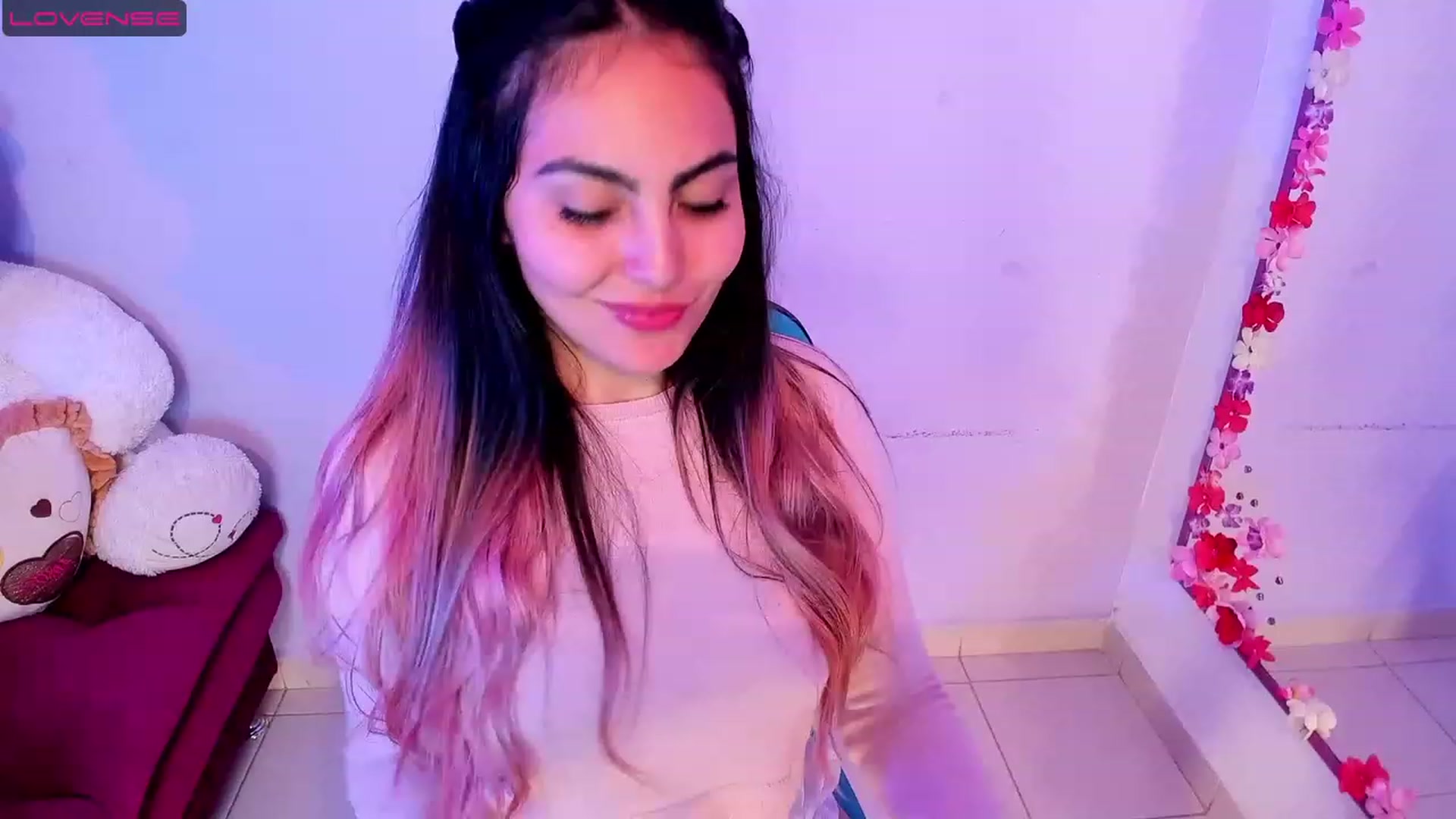 Gallery image thumbnail from CARMENVILLA1's myfreecams stream on, 07/18/2023, 07:20 image 4 of 20