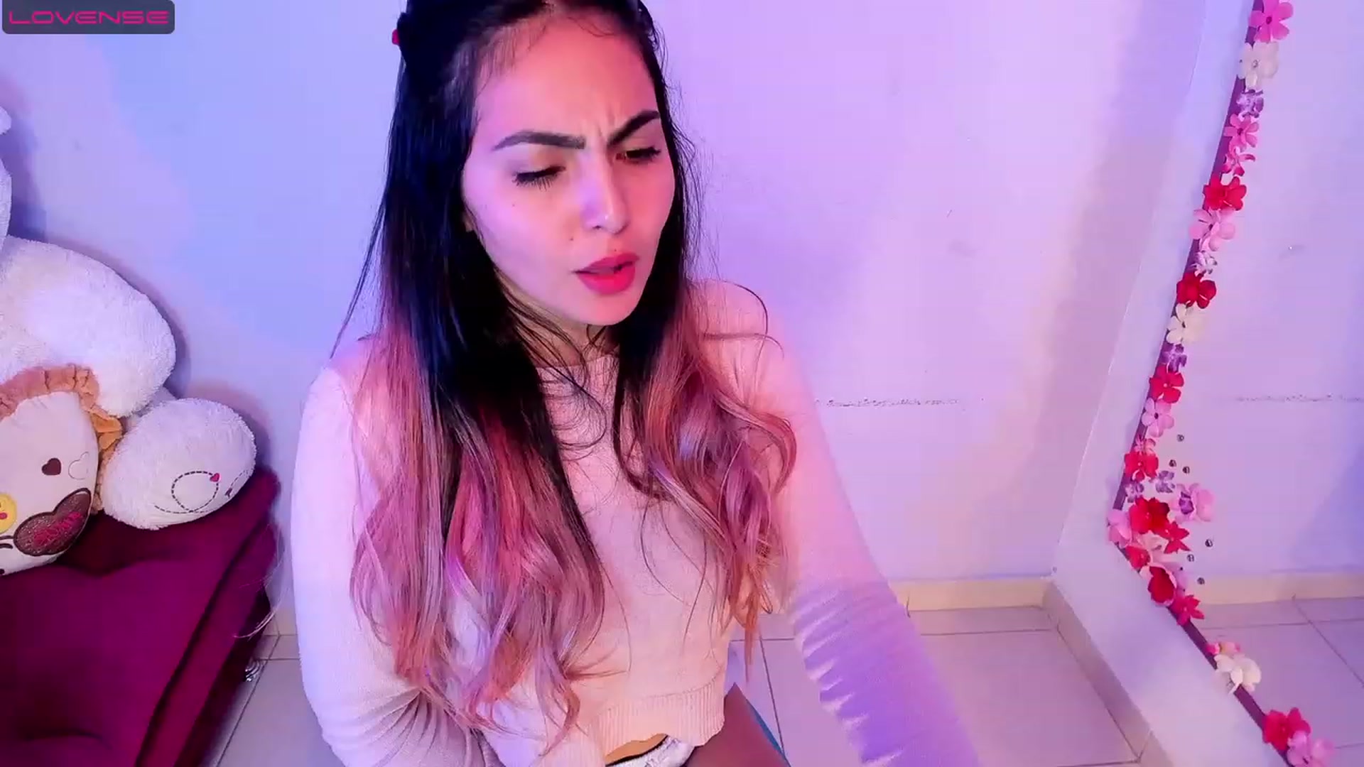 Gallery image thumbnail from CARMENVILLA1's myfreecams stream on, 07/18/2023, 07:20 image 1 of 20