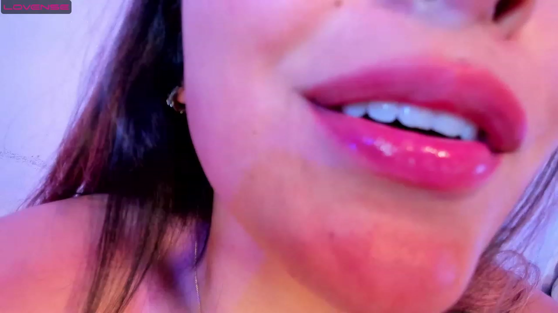 Gallery image thumbnail from CARMENVILLA1's myfreecams stream on, 07/20/2023, 01:40 image 2 of 20