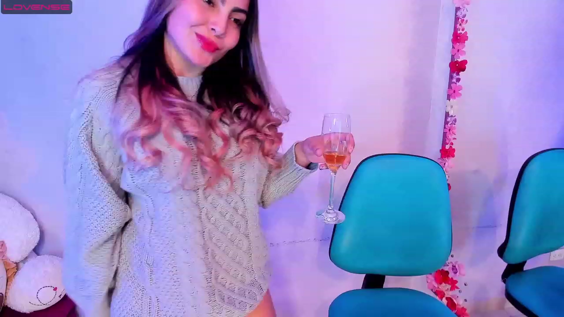 Gallery image thumbnail from CARMENVILLA1's myfreecams stream on, 07/20/2023, 02:36 image 1 of 20